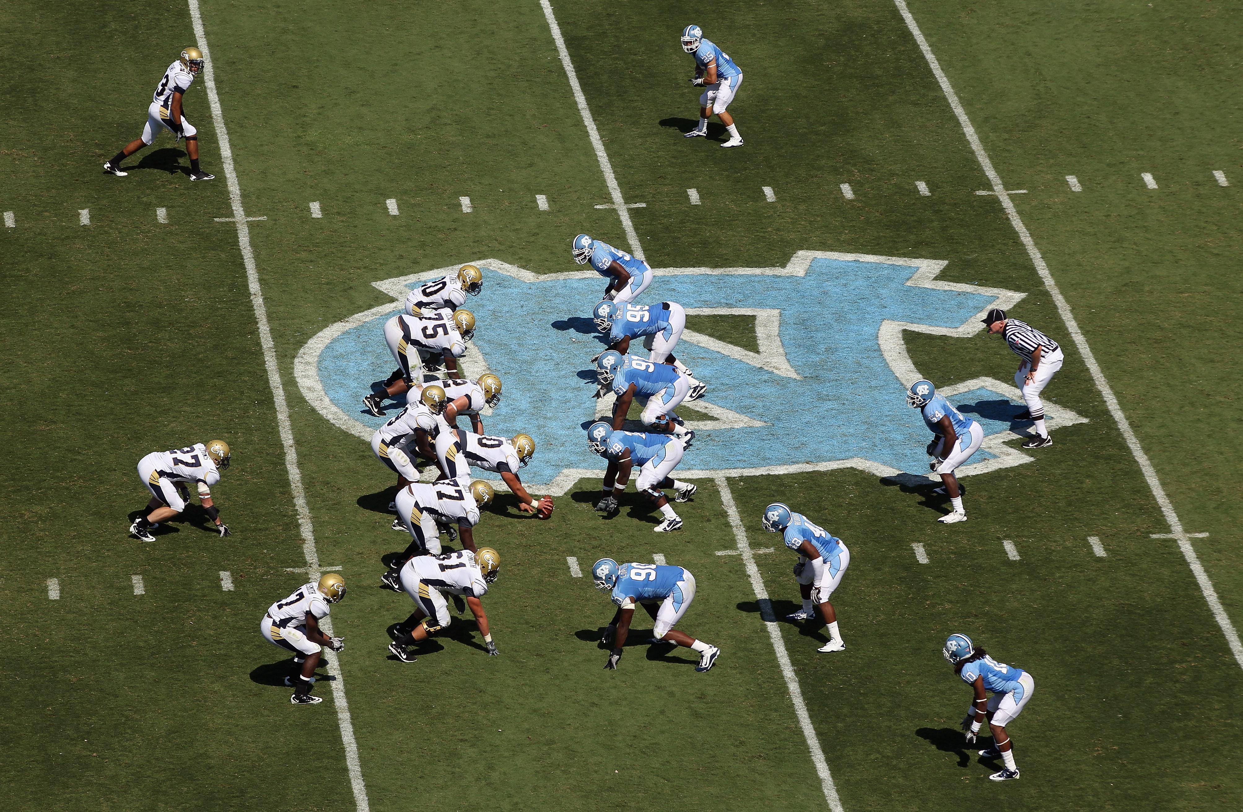 CHAPEL HILL, NC - SEPTEMBER 18: A general view of the Georgia Tech Yellow Jackets on offense against the North Carolina Tar Heels during their game at Kenan Stadium on September 18, 2010 in Chapel Hill, North Carolina. (Photo by Streeter Lecka/Getty Ima