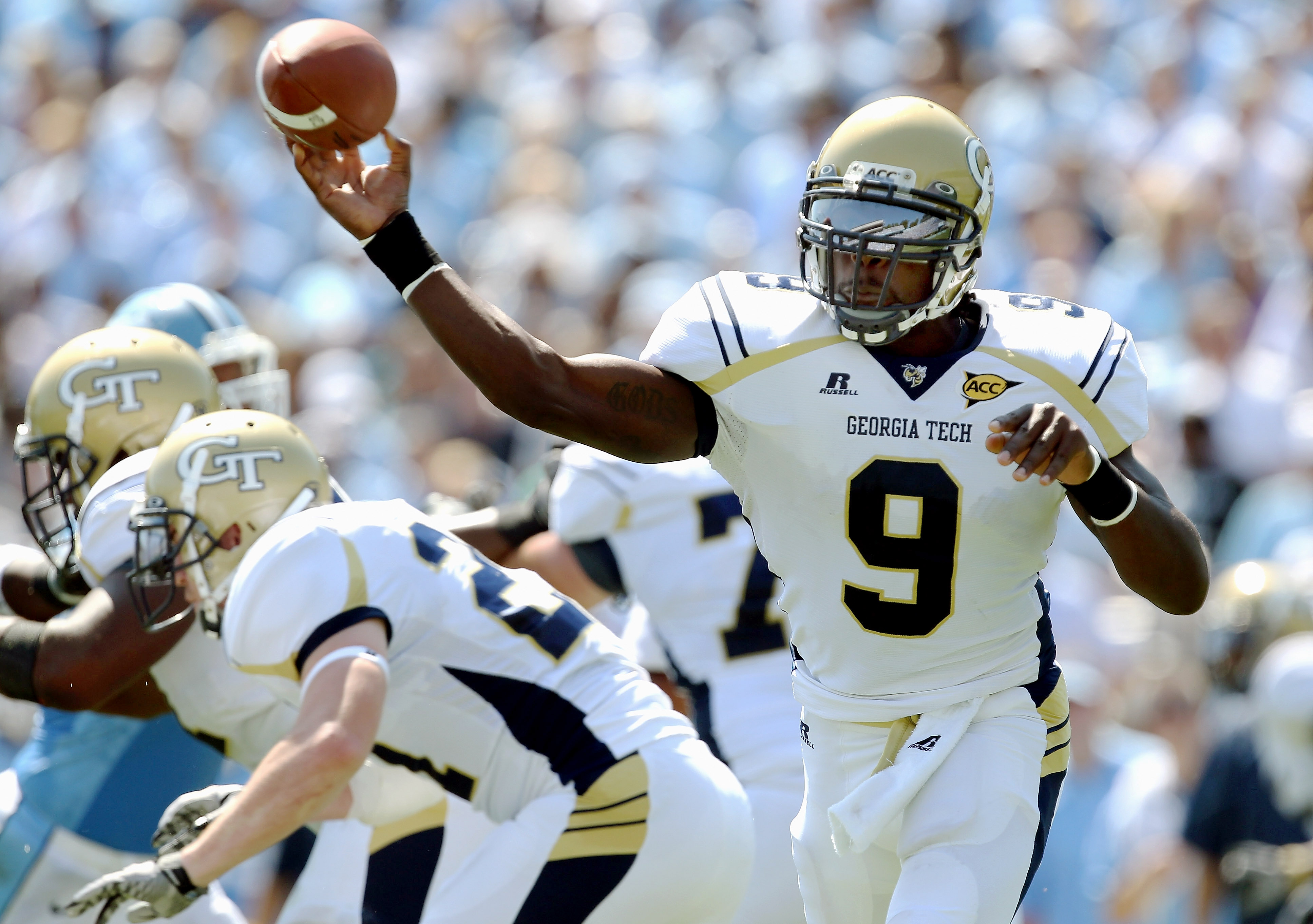 CHAPEL HILL, NC - SEPTEMBER 18: Joshua Nesbitt #9 of the Georgia Tech Yellow Jackets throws a pass against the North Carolina Tar Heels during their game at Kenan Stadium on September 18, 2010 in Chapel Hill, North Carolina. (Photo by Streeter Lecka/Get