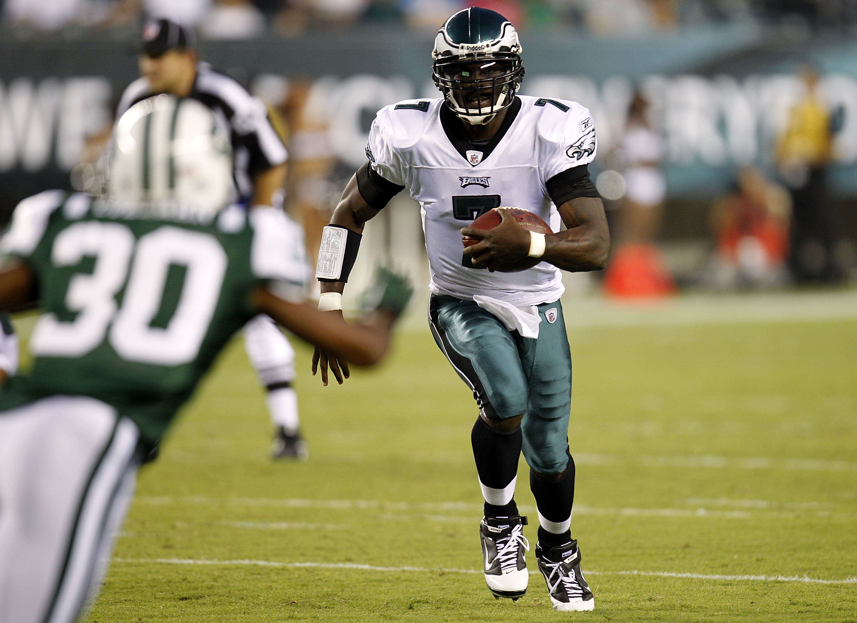 Michael Vick: 10 Reasons He Must Continue As Philadelphia Eagles Starting  QB, News, Scores, Highlights, Stats, and Rumors