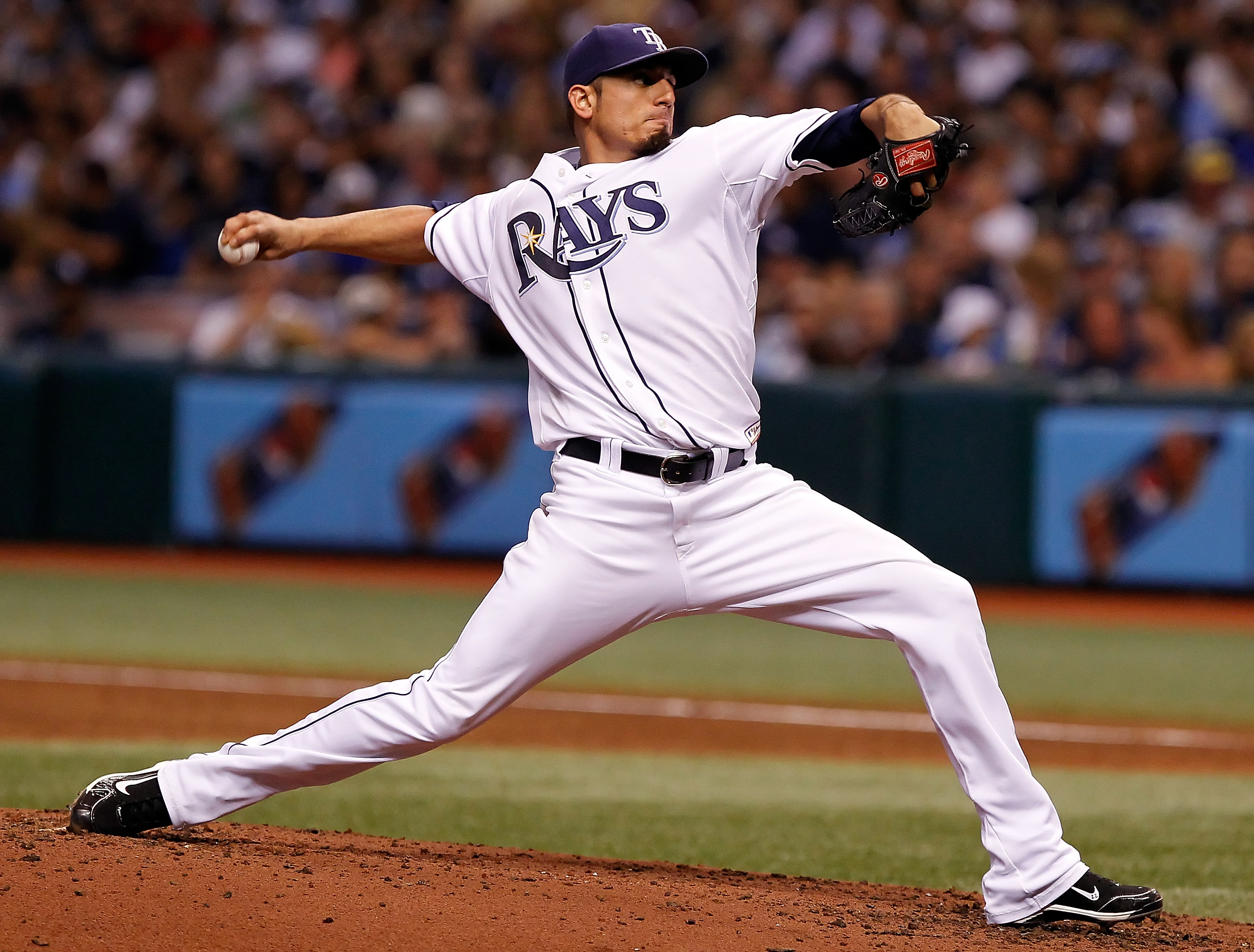 ST. PETERSBURG, FL - SEPTEMBER 14:  Pitcher Matt Garza #22 of the Tampa Bay Rays pitches against the New York Yankees during the game at Tropicana Field on September 14, 2010 in St. Petersburg, Florida.  (Photo by J. Meric/Getty Images)