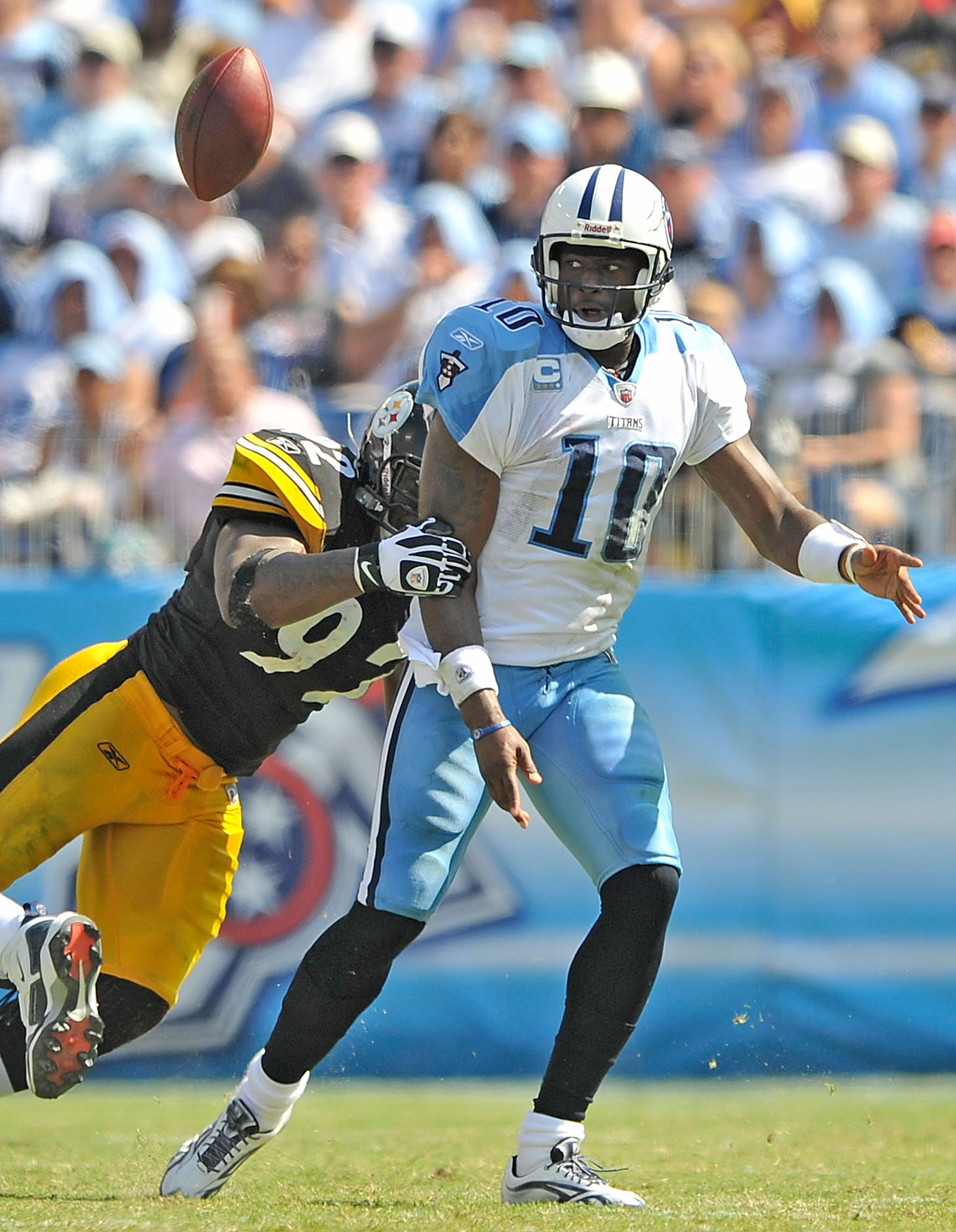 27 September 2009: Tennessee Titans #5 quarterback Kerry Collins