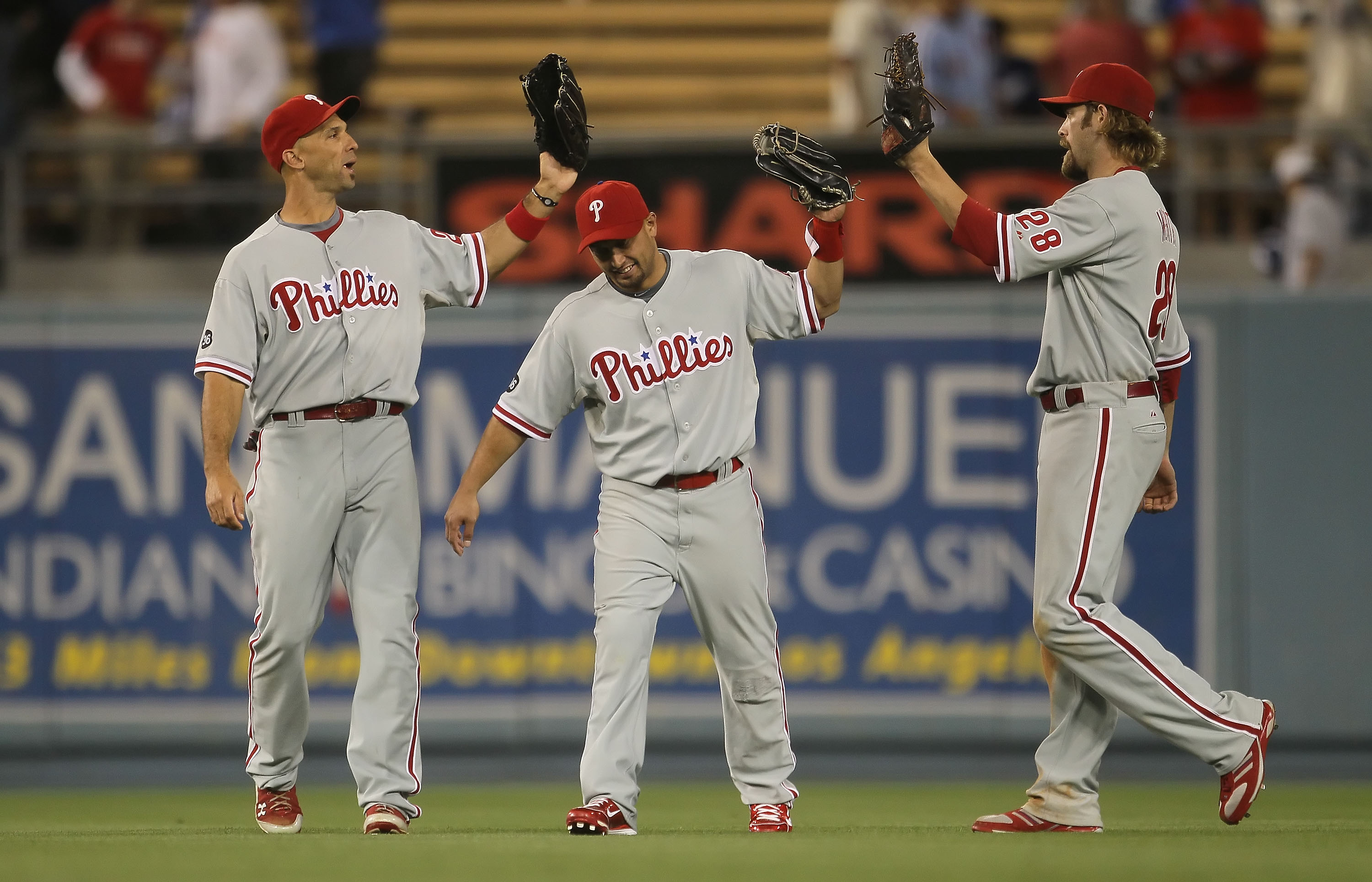 Philadelphia Phillies top Atlanta Braves on Raul Ibanez's 11th home run of  the season 