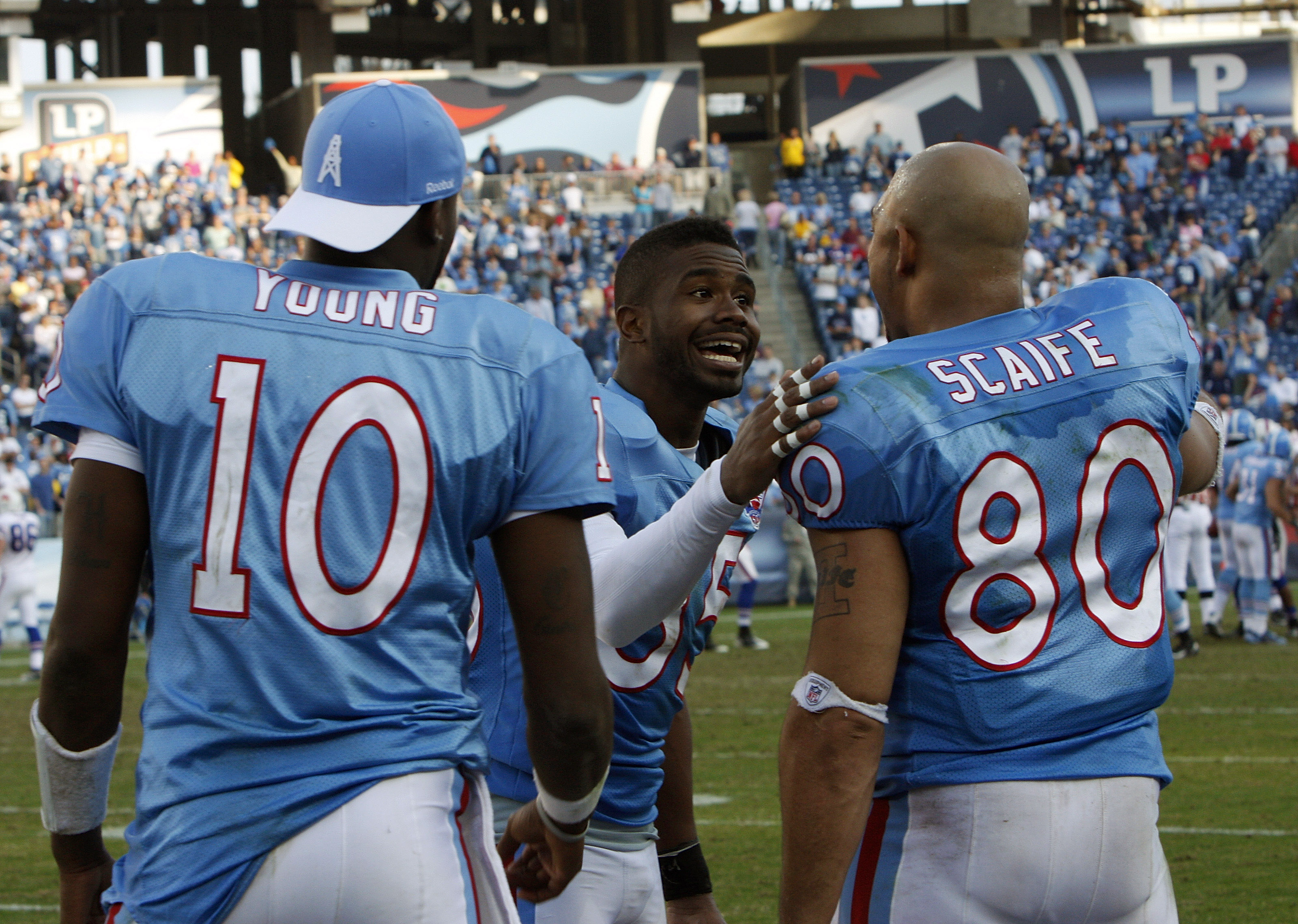 Tennessee Titans QB Vince Young rushes for a first down during the 2010 NFL Pro  Bowl held at Sun Life Stadium. (Credit Image: © Don Montague/Southcreek  Global/ZUMApress.com Stock Photo - Alamy