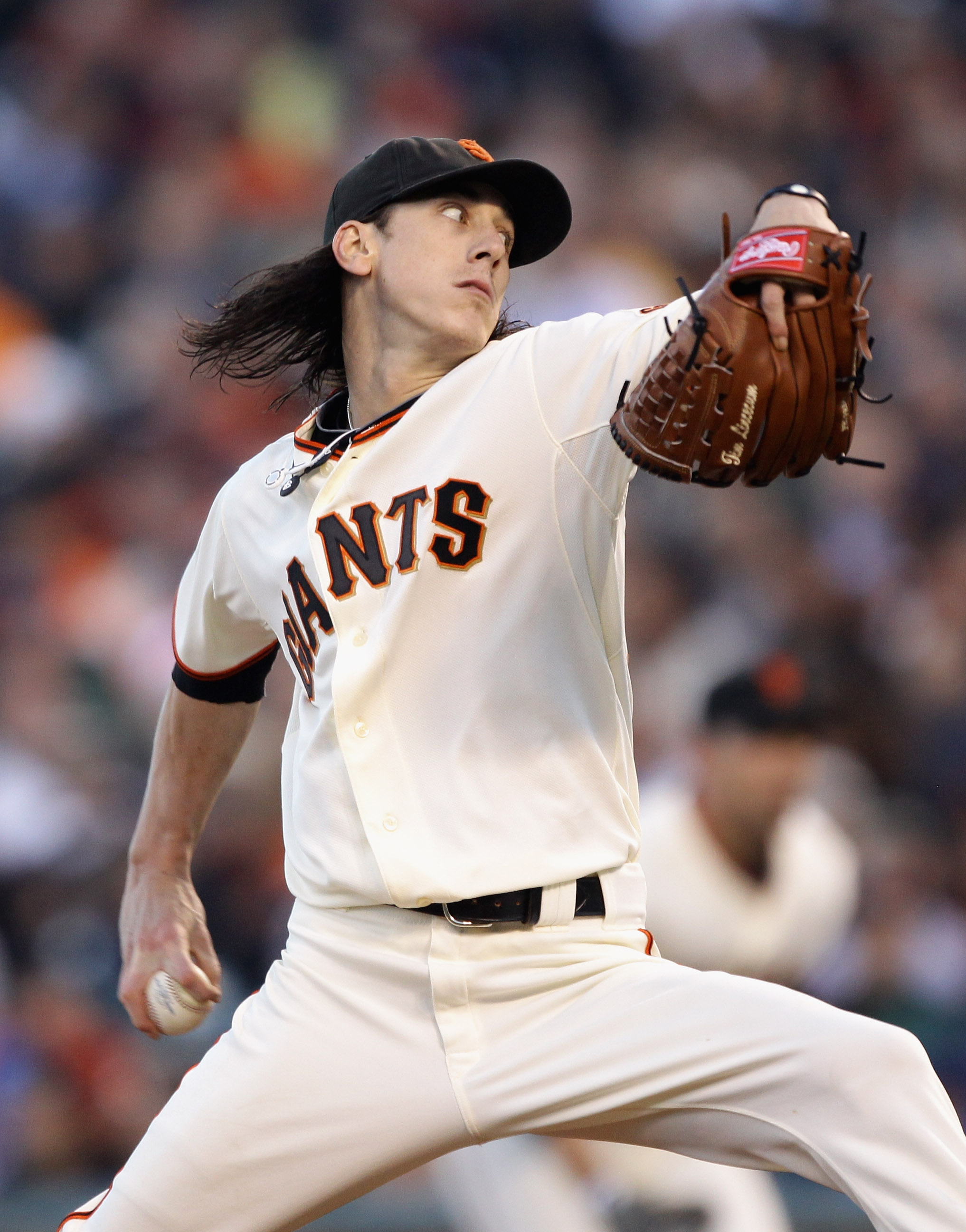 SAN FRANCISCO - JULY 15:  Tim Lincecum #55 of the San Francisco Giants pitches against the New York Mets in the second inning at AT&T Park on July 15, 2010 in San Francisco, California.  (Photo by Ezra Shaw/Getty Images)