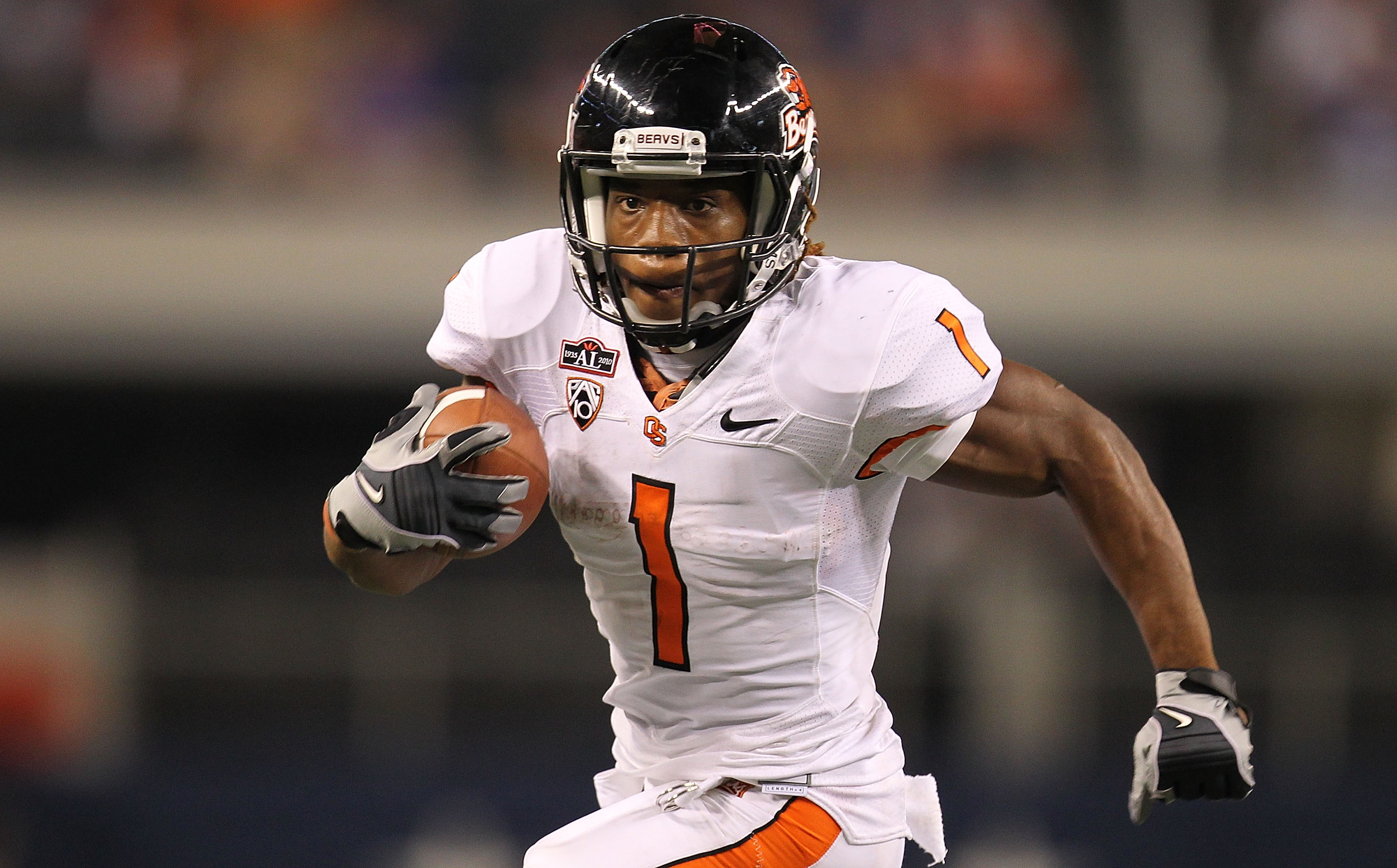 ARLINGTON, TX - SEPTEMBER 04: Running back Jacquizz Rodgers #1 of the Oregon State Beavers at Cowboys Stadium on September 4, 2010 in Arlington, Texas. (Photo by Ronald Martinez/Getty Images)