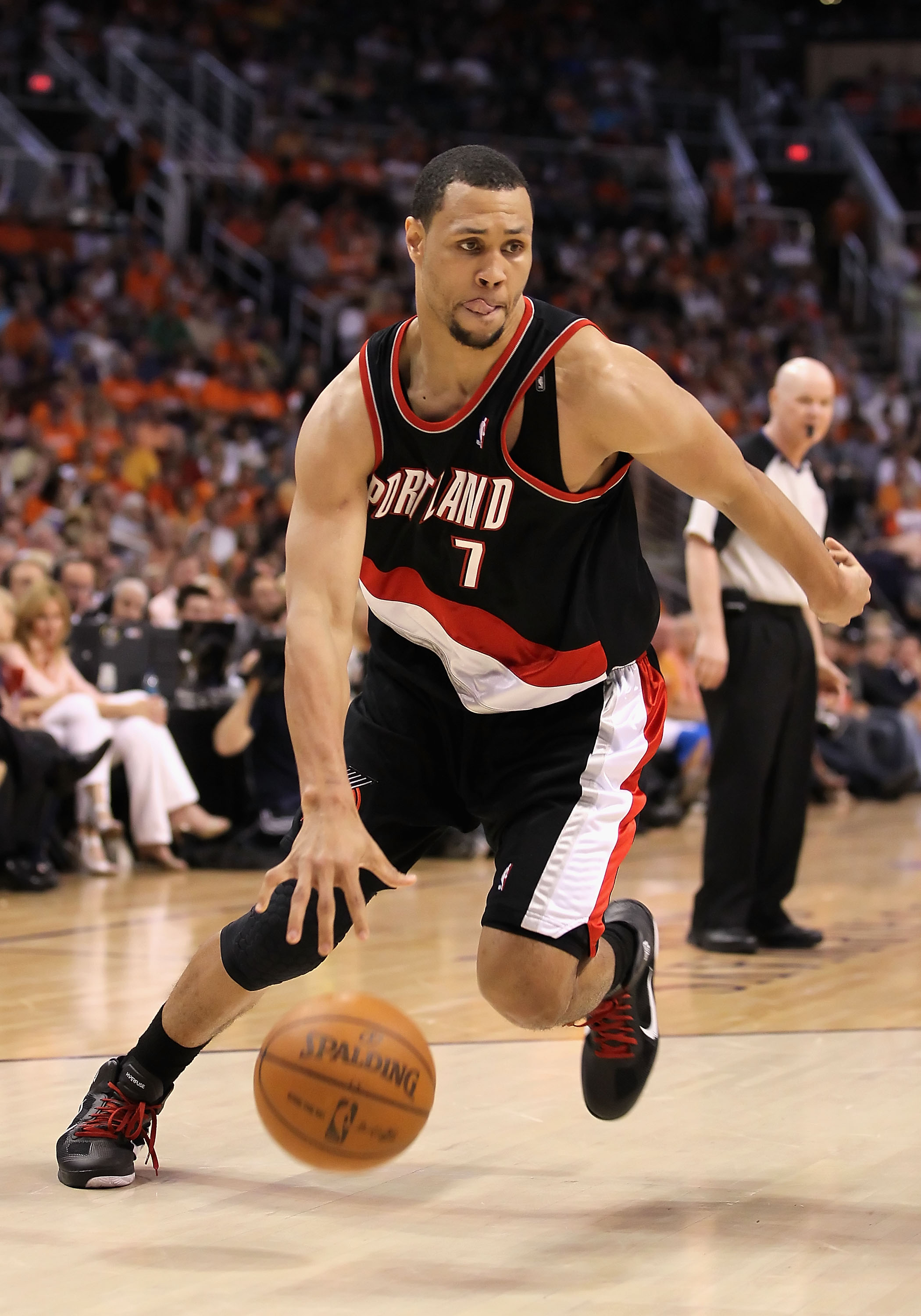 PHOENIX - APRIL 26:  Brandon Roy #7 of the Portland Trail Blazers handles the ball during Game Five of the Western Conference Quarterfinals of the 2010 NBA Playoffs against the Phoenix Suns at US Airways Center on April 26, 2010 in Phoenix, Arizona. NOTE