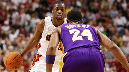 No. 9 Tracy McGrady Dunks Poses Over Shawn Bradley