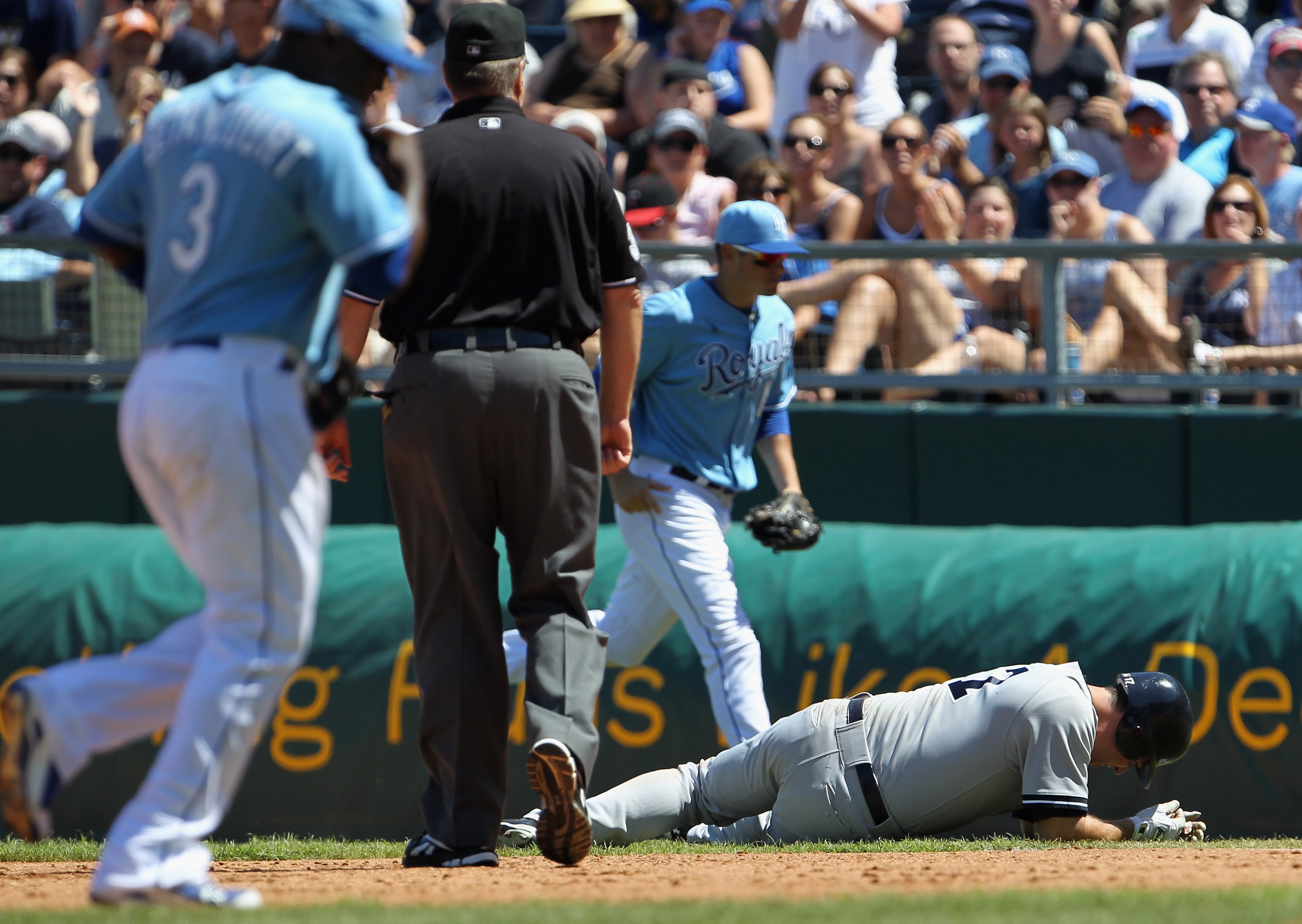 Jeter's Meager Average in Spring Training Does Not Worry Him or Girardi -  The New York Times