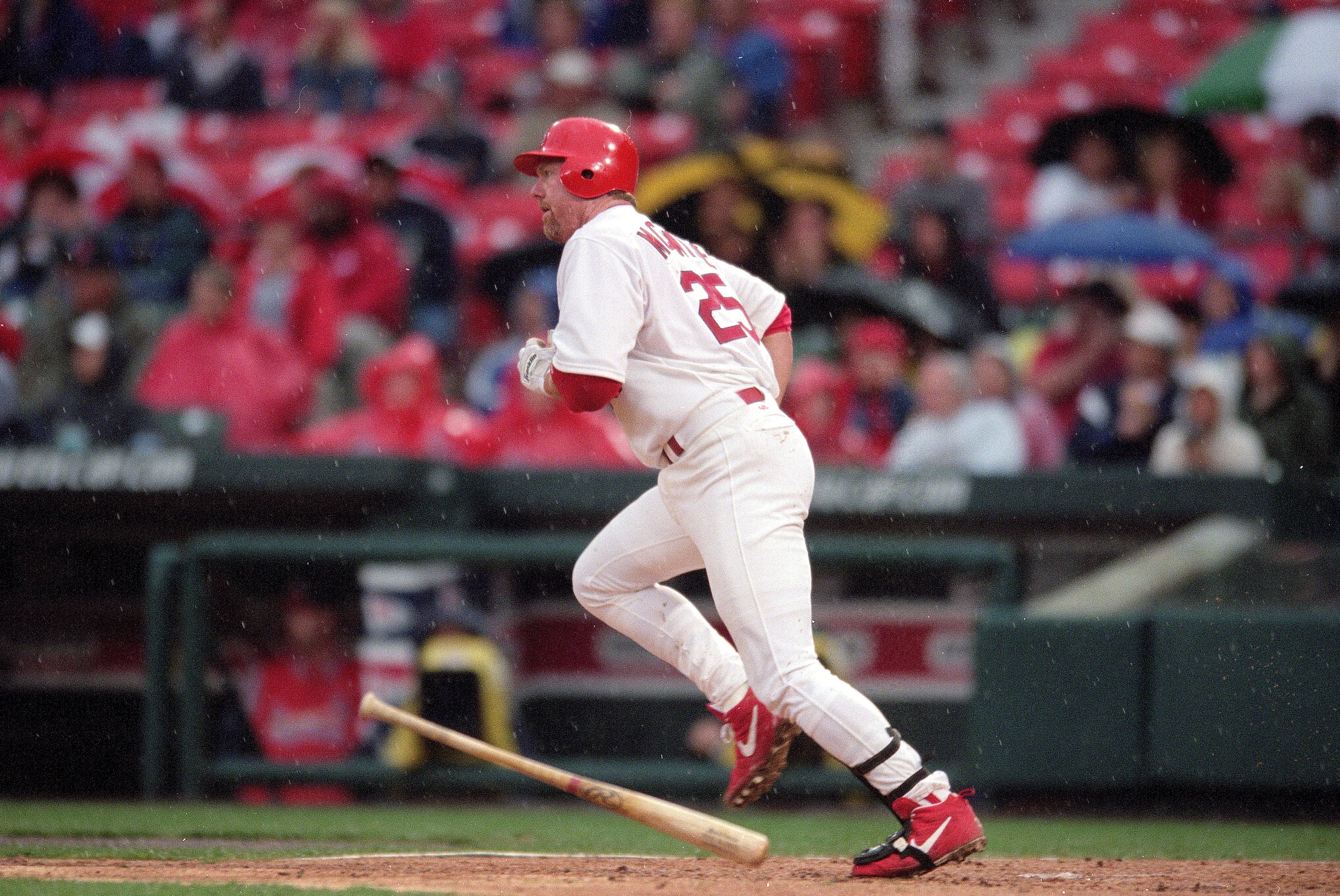 317 Mark Mcgwire 1997 Photos & High Res Pictures - Getty Images