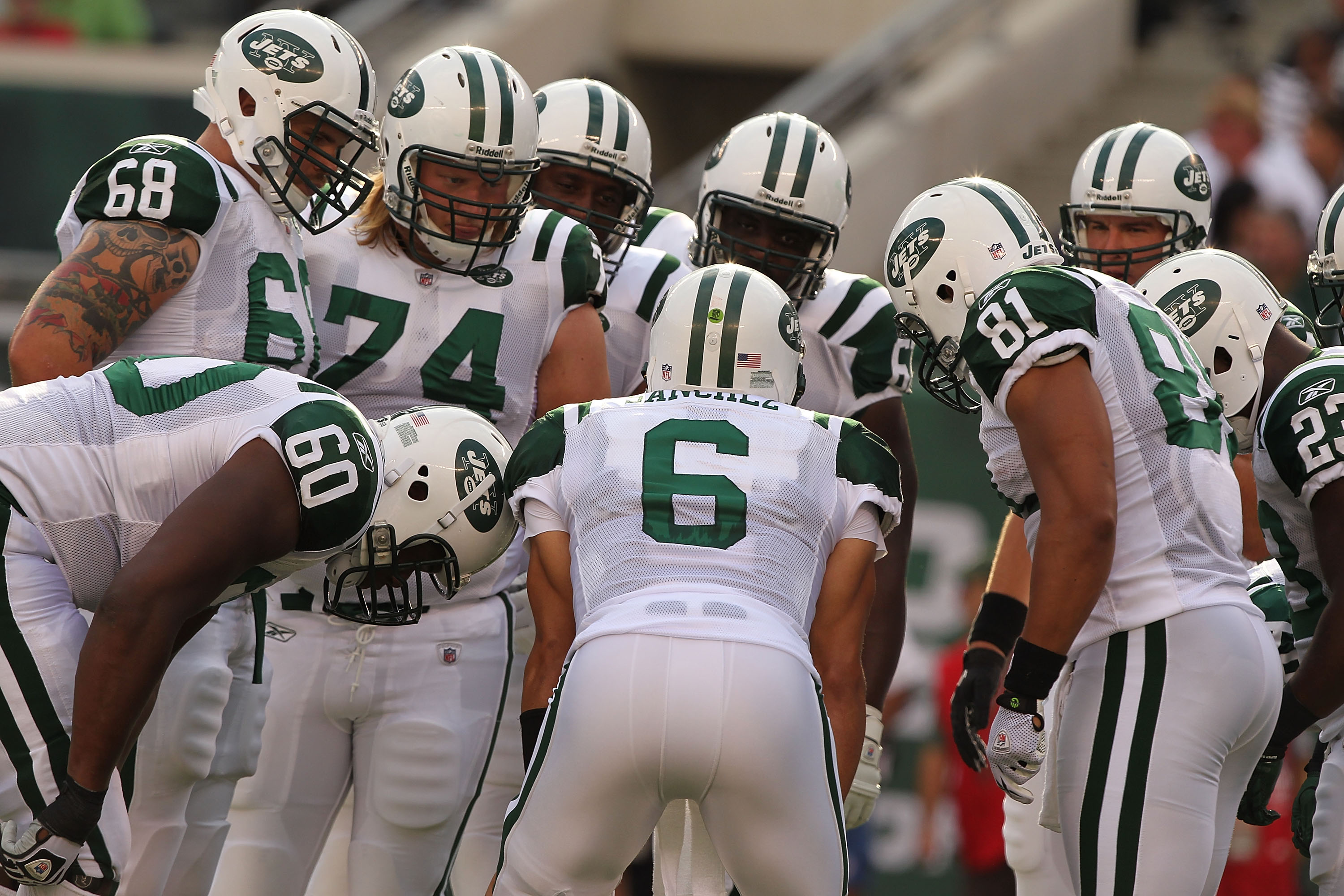 Photo: New York Jets Mark Sanchez and Braylon Edwards react at New