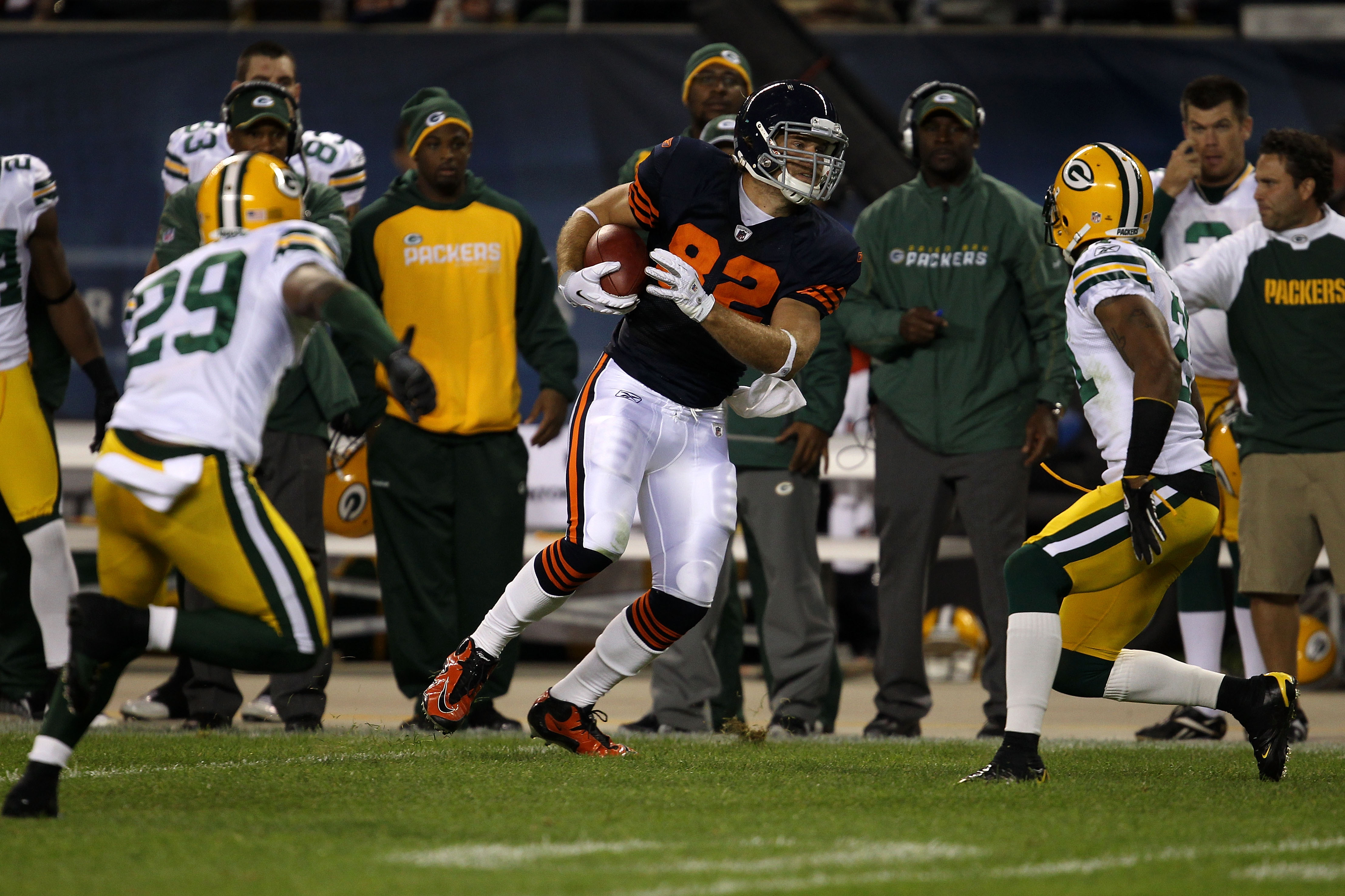 Bears strike fast thanks to 58-yard TD catch by Olsen