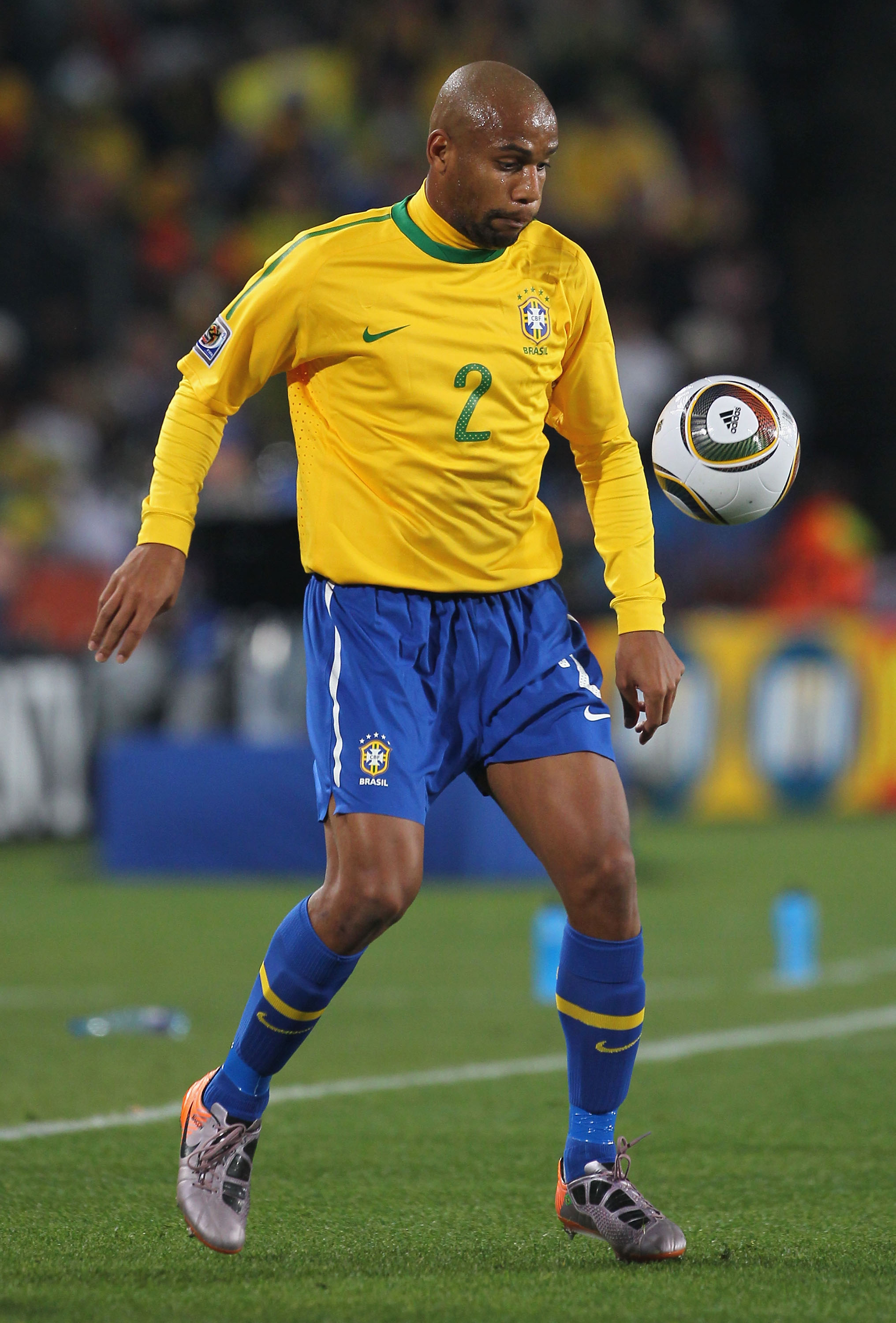 JOHANNESBURG, SOUTH AFRICA - JUNE 28:  Maicon of Brazil controls the ball during the 2010 FIFA World Cup South Africa Round of Sixteen match between Brazil and Chile at Ellis Park Stadium on June 28, 2010 in Johannesburg, South Africa.  (Photo by Clive Ro