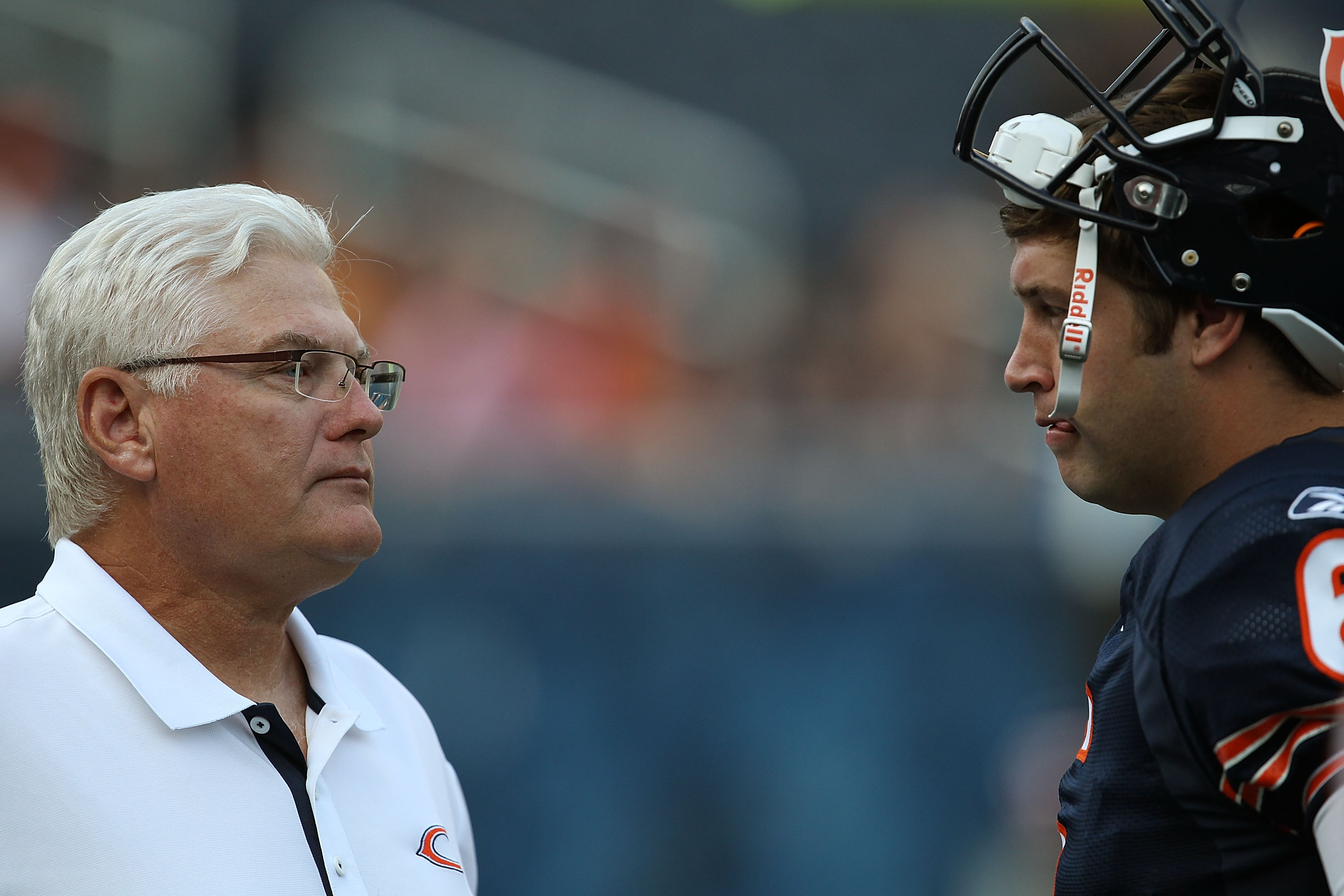 CHICAGO - AUGUST 21: Offensive coordinator Mike Martz of the Chicago Bears talks with Jay Cutler #6 during warm-ups before a preseason game against the Oakland Raiders at Soldier Field on August 21, 2010 in Chicago, Illinois. (Photo by Jonathan Daniel/Get