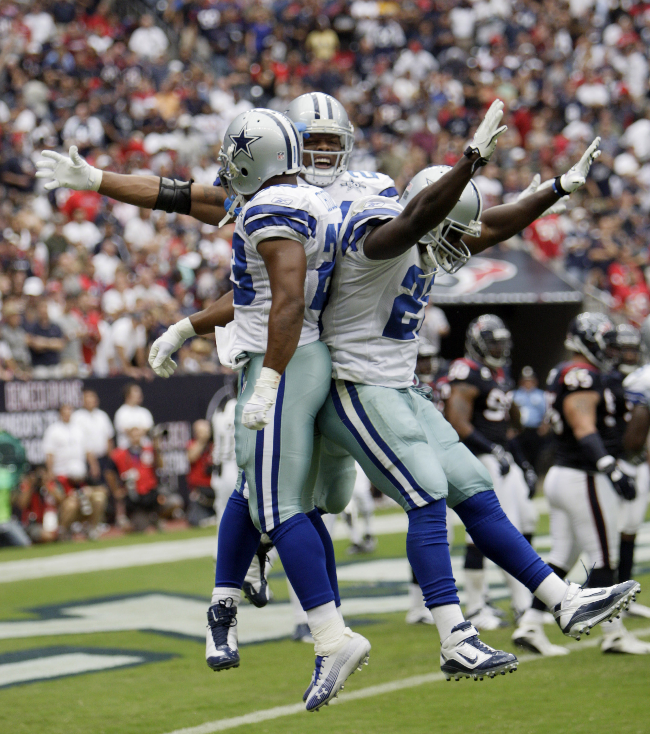 Dez Bryant Reacts To Death Of Former Cowboys Star Marion Barber (VIDEO)