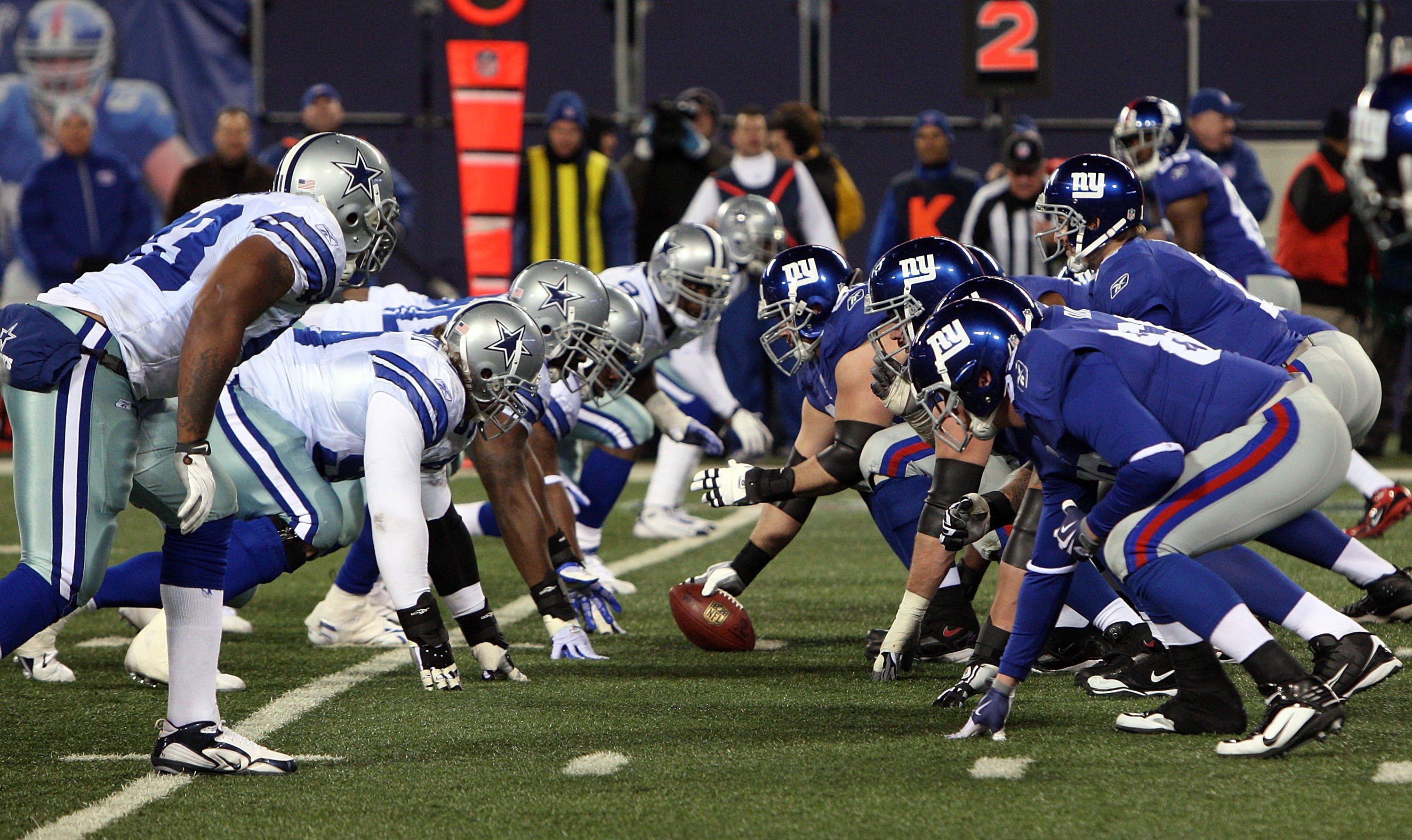 EAST RUTHERFORD, NJ - DECEMBER 06:  The New York Giants lineup against the Dallas Cowboys on December 6, 2009 at Giants Stadium in East Rutherford, New Jersey. The Giants defeated the Cowboys 31-24.  (Photo by Jim McIsaac/Getty Images)