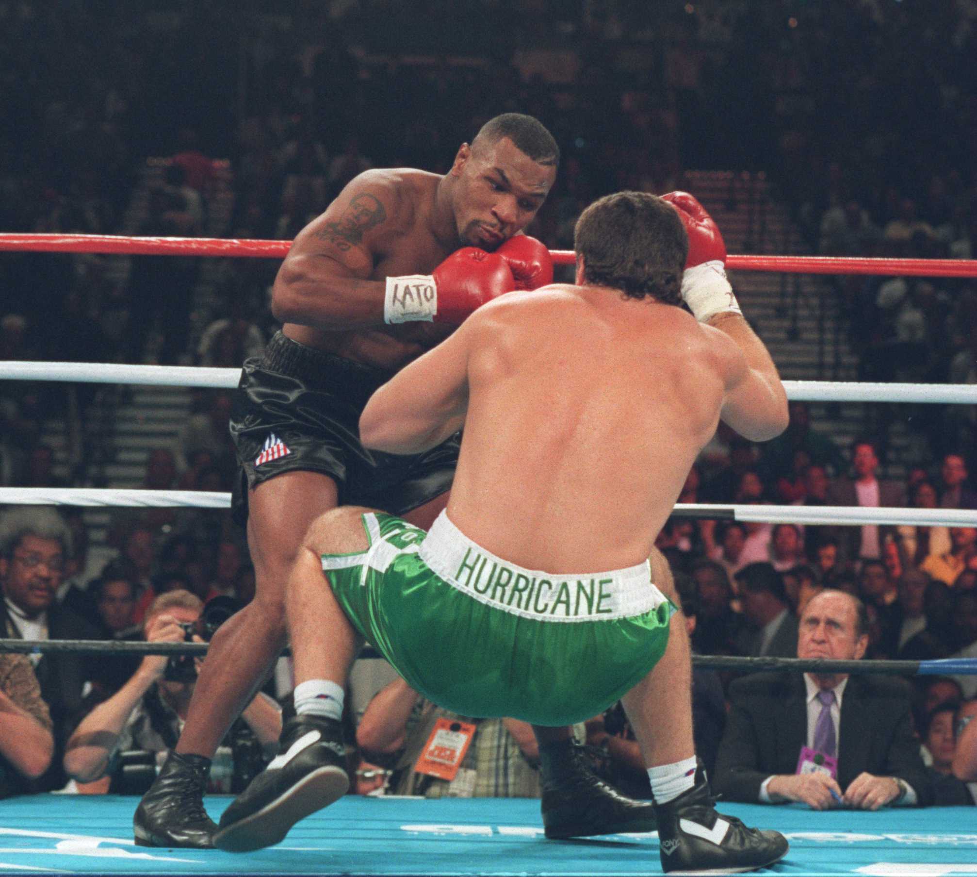 19 AUG 1995:  MIKE TYSON KNOCKS OPPONENT PETE MCNEELEY TO THE CANVAS DURING TYSON''S COMEBACK FIGHT AT THE MGM GRAND GARDEN IN LAS VEGAS, NEVADA.  TYSON WAS DECLARED THE WINNER AFTER MCNEELEY''S CORNER STOPPED THE FIGHT AT 1:29 OF THE FIRST ROUND. Mandato