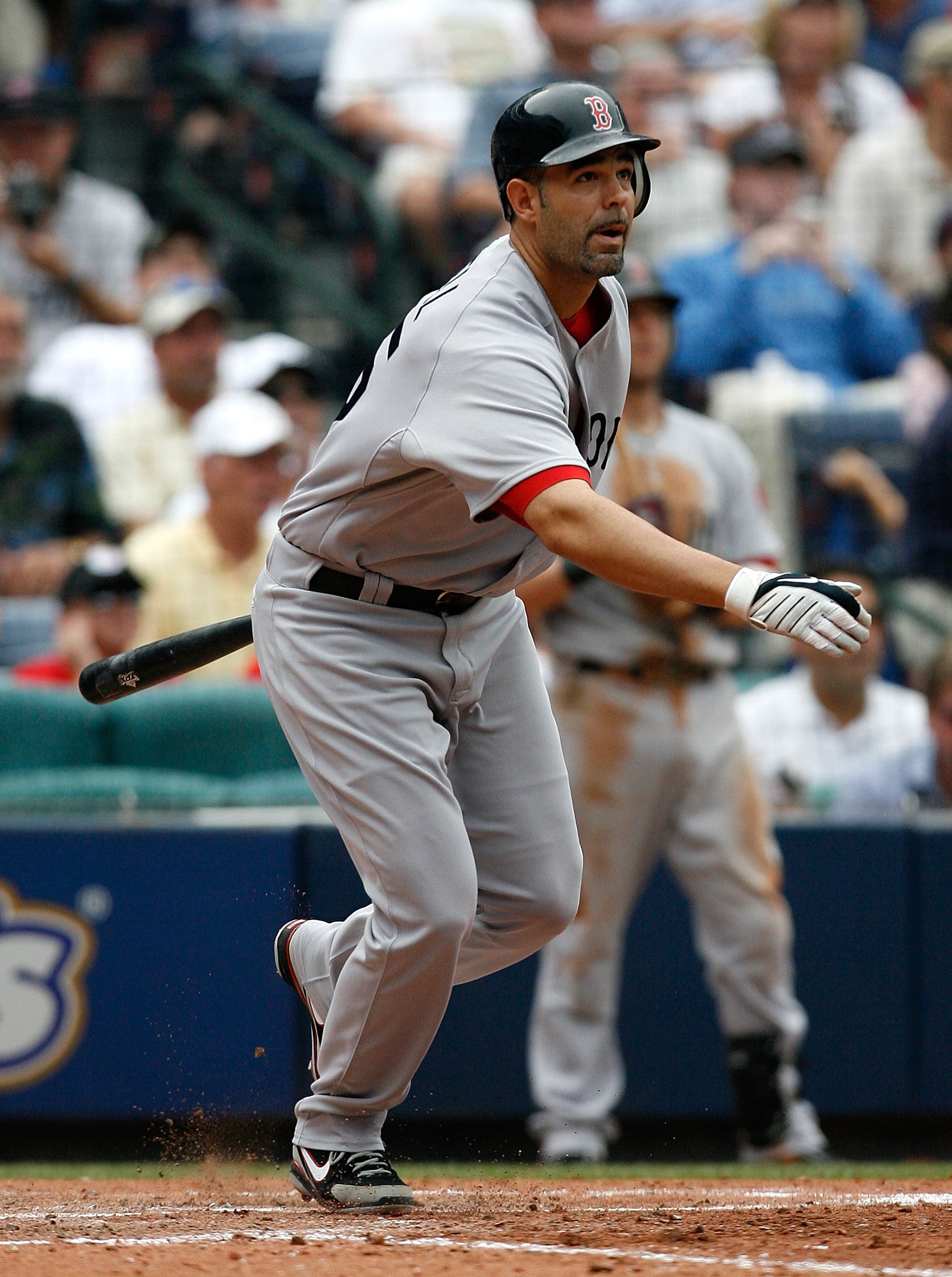 ATLANTA - JUNE 27:  Mike Lowell #25 of the Boston Red Sox against the Atlanta Braves at Turner Field on June 27, 2009 in Atlanta, Georgia.  (Photo by Kevin C. Cox/Getty Images)