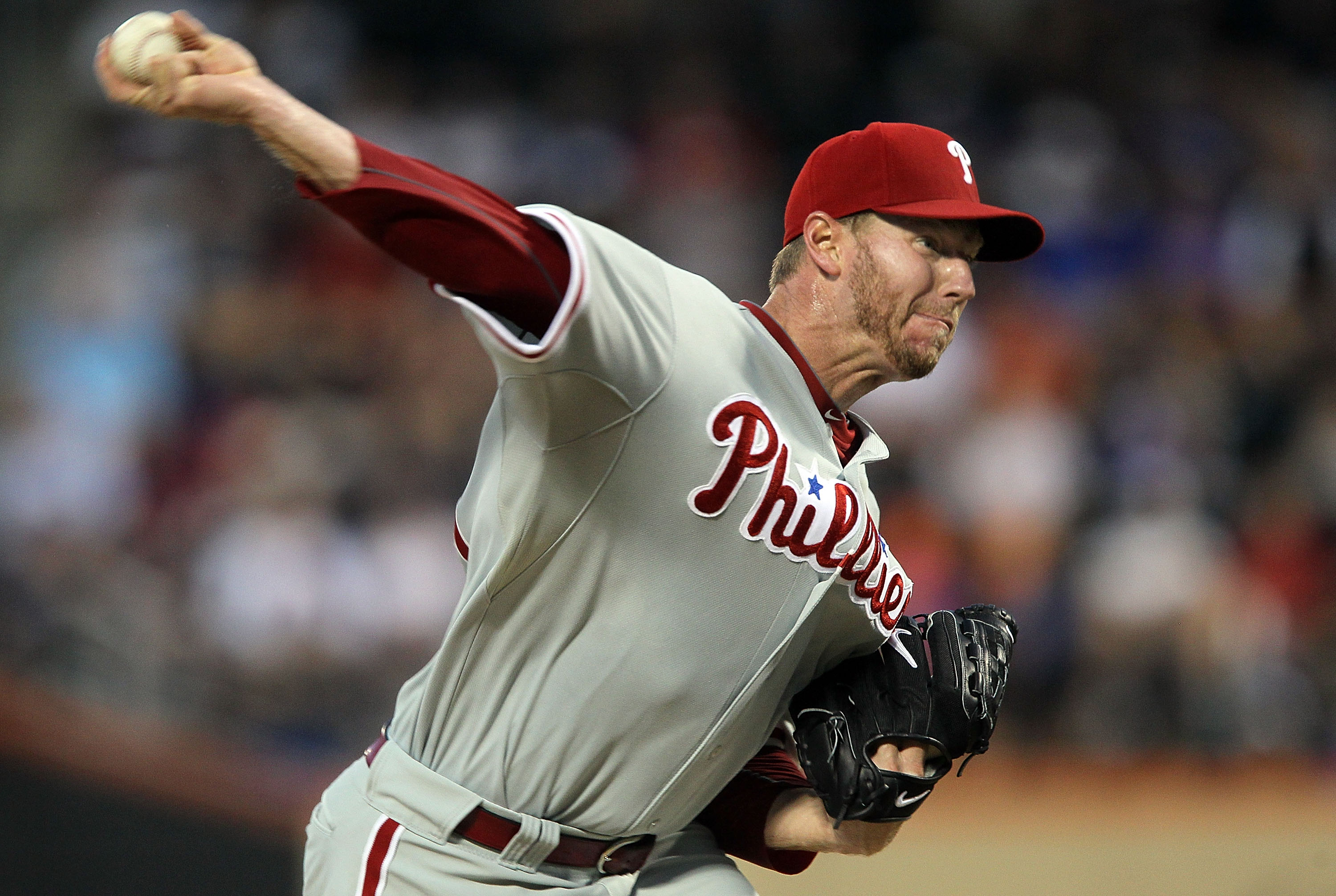 NEW YORK - AUGUST 14:  Roy Halladay #34 of the Philadelphia Phillies delivers a pitch against the New York Mets on August 14, 2010 at Citi Field in the Flushing neighborhood of the Queens borough of New York City.  (Photo by Jim McIsaac/Getty Images)