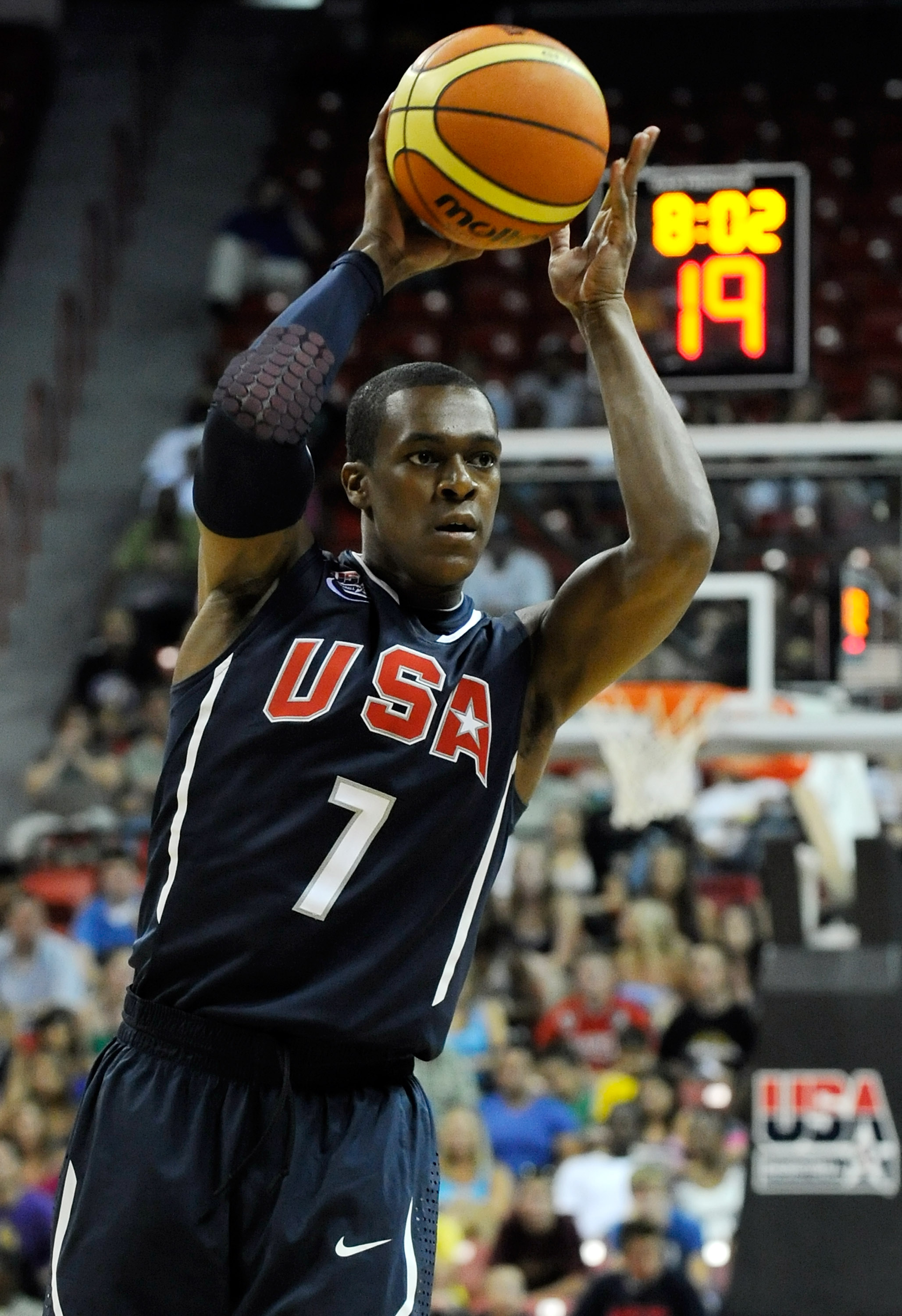 LAS VEGAS - JULY 24:  Rajon Rondo #7 of the 2010 USA Basketball Men's National Team looks to pass during a USA Basketball showcase at the Thomas & Mack Center July 24, 2010 in Las Vegas, Nevada.  (Photo by Ethan Miller/Getty Images)