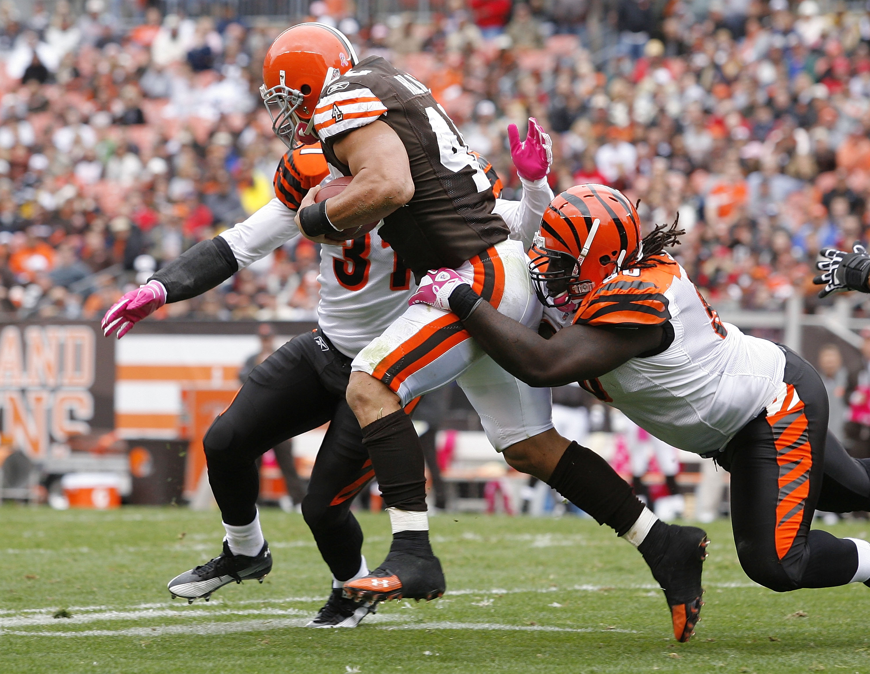 Cleveland Browns: Browns Win On Legs Of RB Peyton Hillis Vs Bengals, News,  Scores, Highlights, Stats, and Rumors