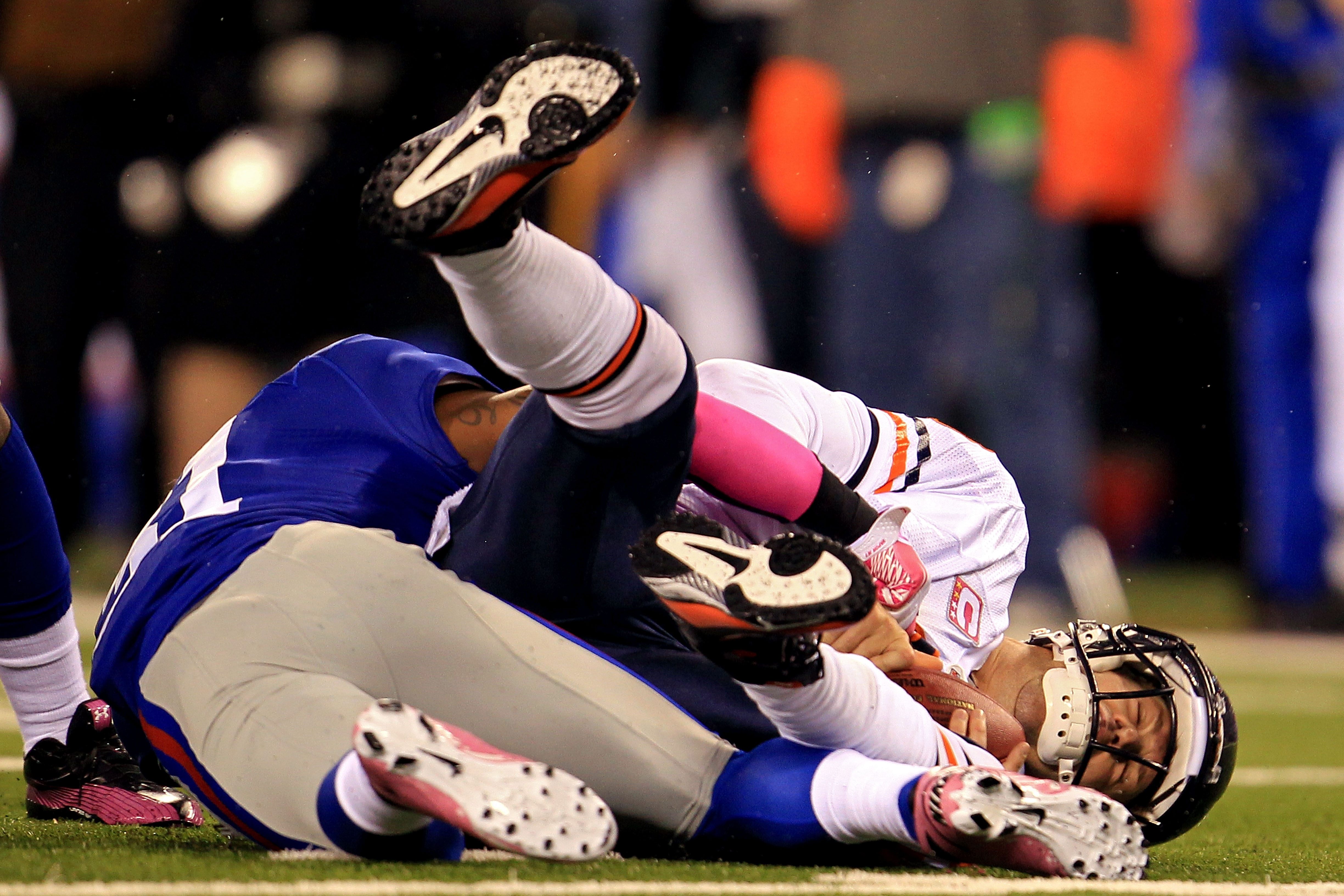 EAST RUTHERFORD, NJ - OCTOBER 03:  Aaron Ross #31 of the New York Giants sacks Jay Cutler #6 of the Chicago Bears at New Meadowlands Stadium on October 3, 2010 in East Rutherford, New Jersey.  (Photo by Chris McGrath/Getty Images)