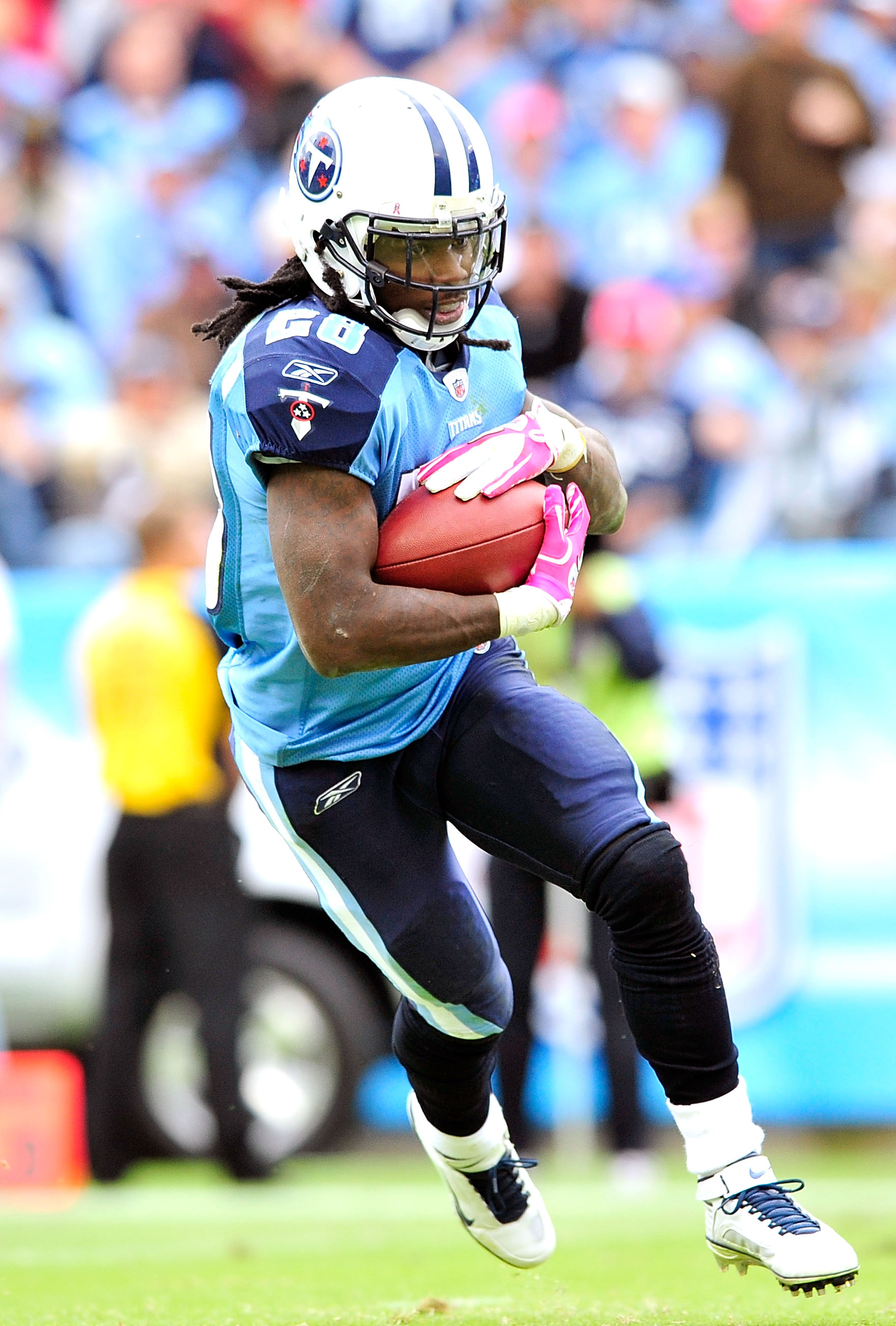 NASHVILLE, TN - OCTOBER 03:  Chris Johnson #28 of the Tennessee Titans runs against the Denver Broncos at LP Field on October 3, 2010 in Nashville, Tennessee. Denver won 26-20.  (Photo by Grant Halverson/Getty Images)