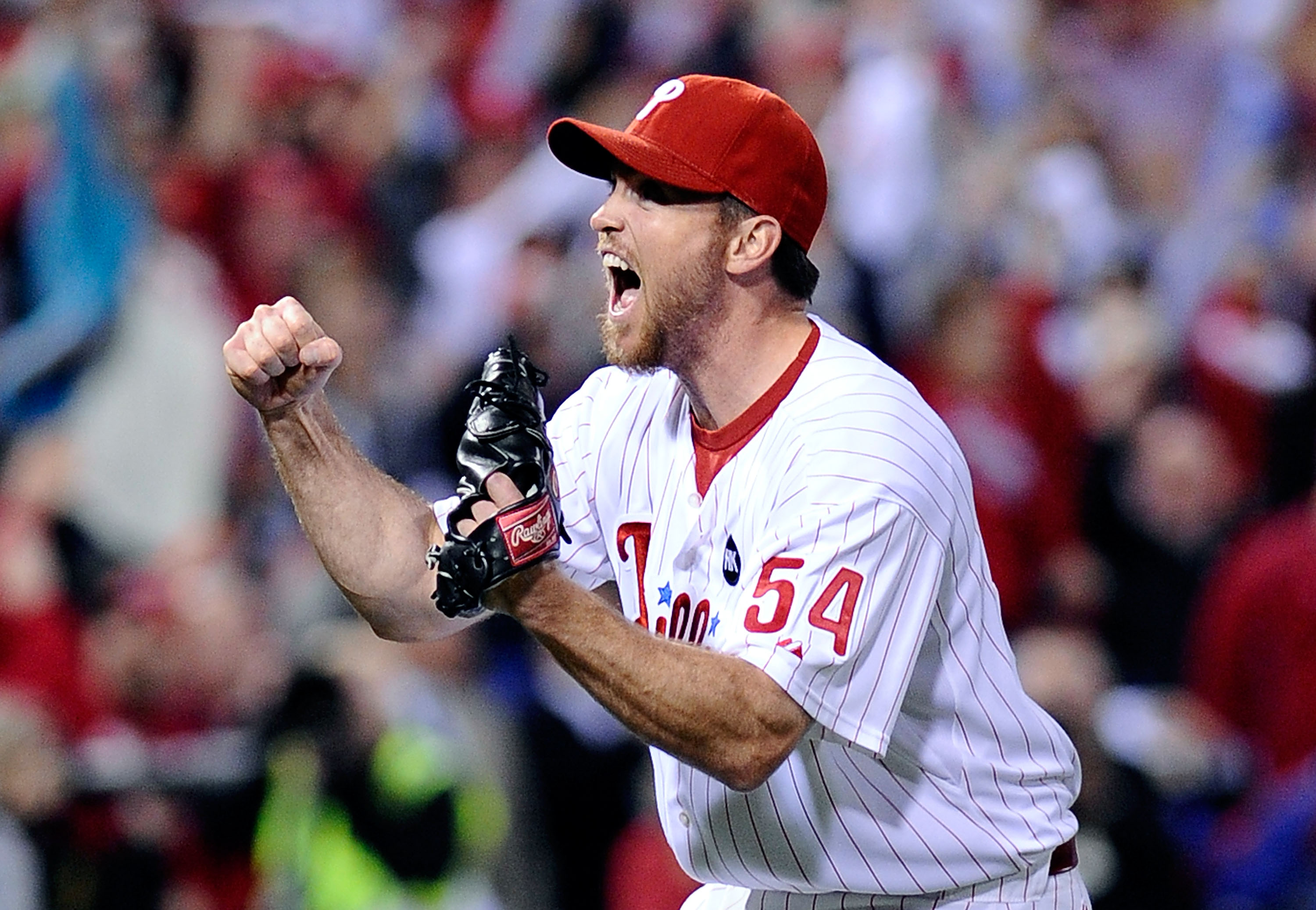 World Series: Brad Lidge, Carlos Ruiz reunite for first pitch in pivotal  Game 5