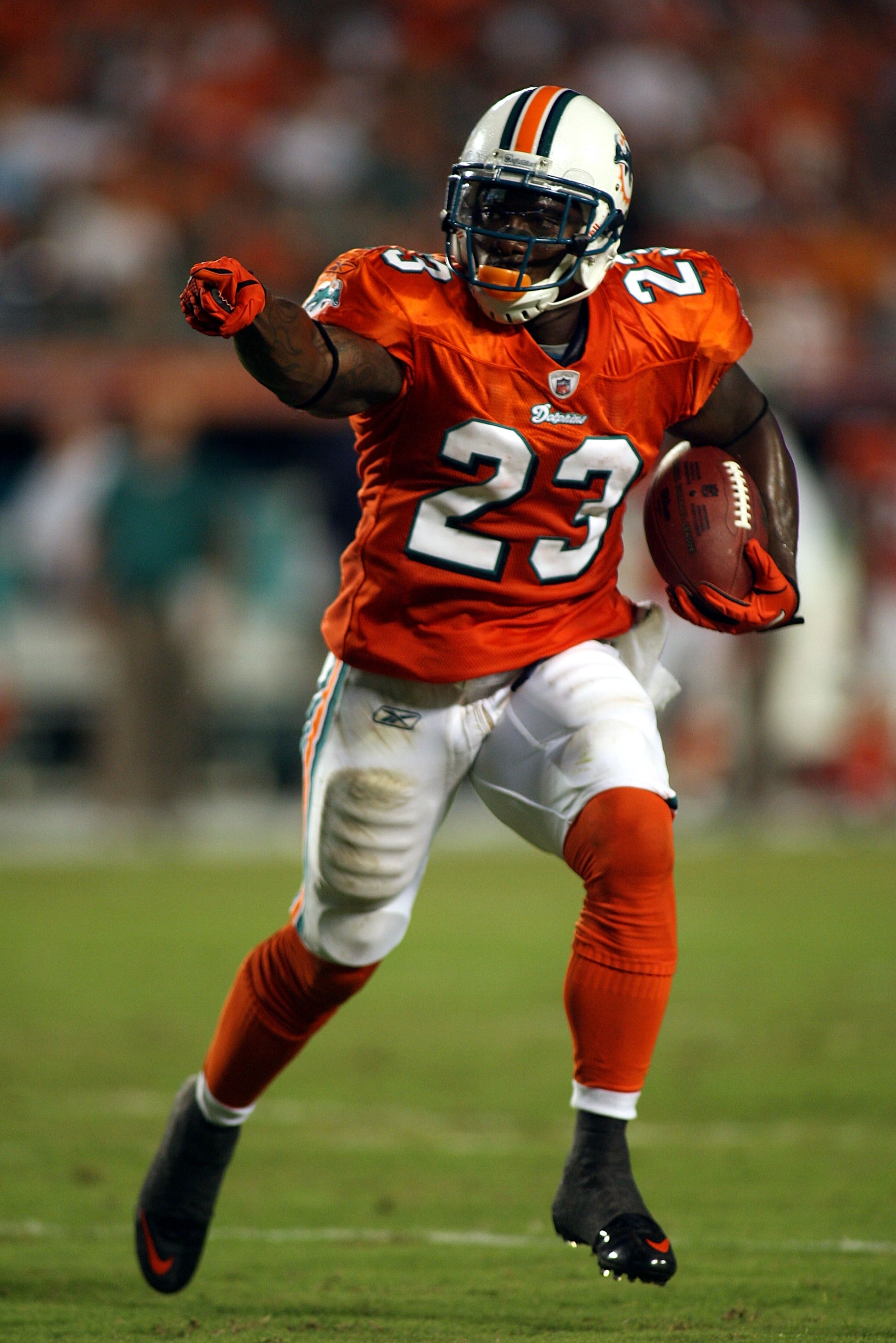 MIAMI - SEPTEMBER 26: Running back Ronnie Brown #23 of the Miami Dolphins runs the ball against the New York Jets at Sun Life Stadium on September 26, 2010 in Miami, Florida. (Photo by Marc Serota/Getty Images) MIAMI - SEPTEMBER 26: Running back Ronnie Brown #23 of the Miami Dolphins runs the ball against the New York Jets at Sun Life Stadium on September 26, 2010 in Miami, Florida. (Photo by Marc Serota/Getty Images)
