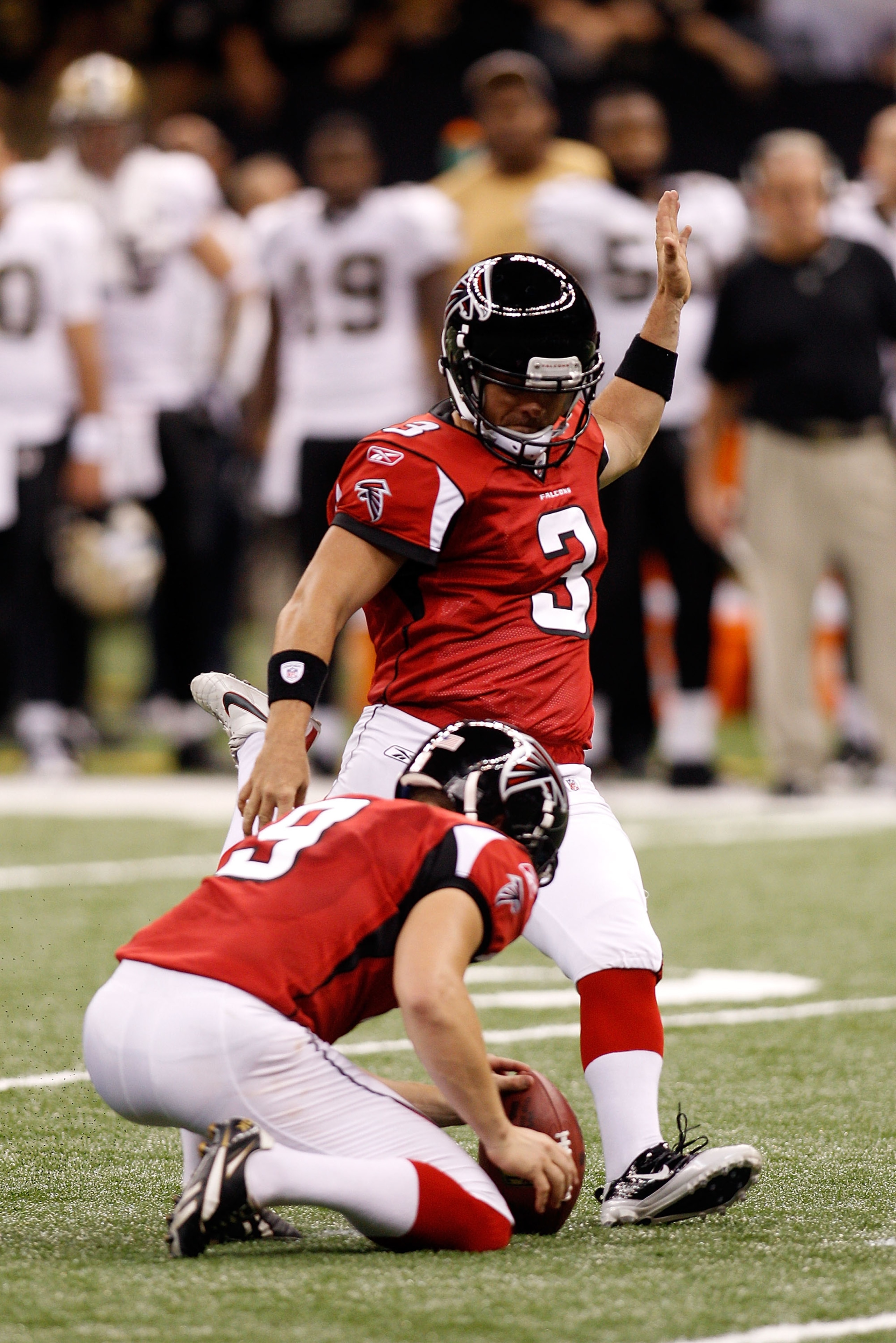 NEW ORLEANS - SEPTEMBER 26: Matt Bryant #3 of the Atlanta Falcons kicks a field goal to win the game in overtime 27-24 against the New Orleans Saints at the Louisiana Superdome on September 26, 2010 in New Orleans, Louisiana. (Photo by Chris Graythen/Ge NEW ORLEANS - SEPTEMBER 26: Matt Bryant #3 of the Atlanta Falcons kicks a field goal to win the game in overtime 27-24 against the New Orleans Saints at the Louisiana Superdome on September 26, 2010 in New Orleans, Louisiana. (Photo by Chris Graythen/Ge