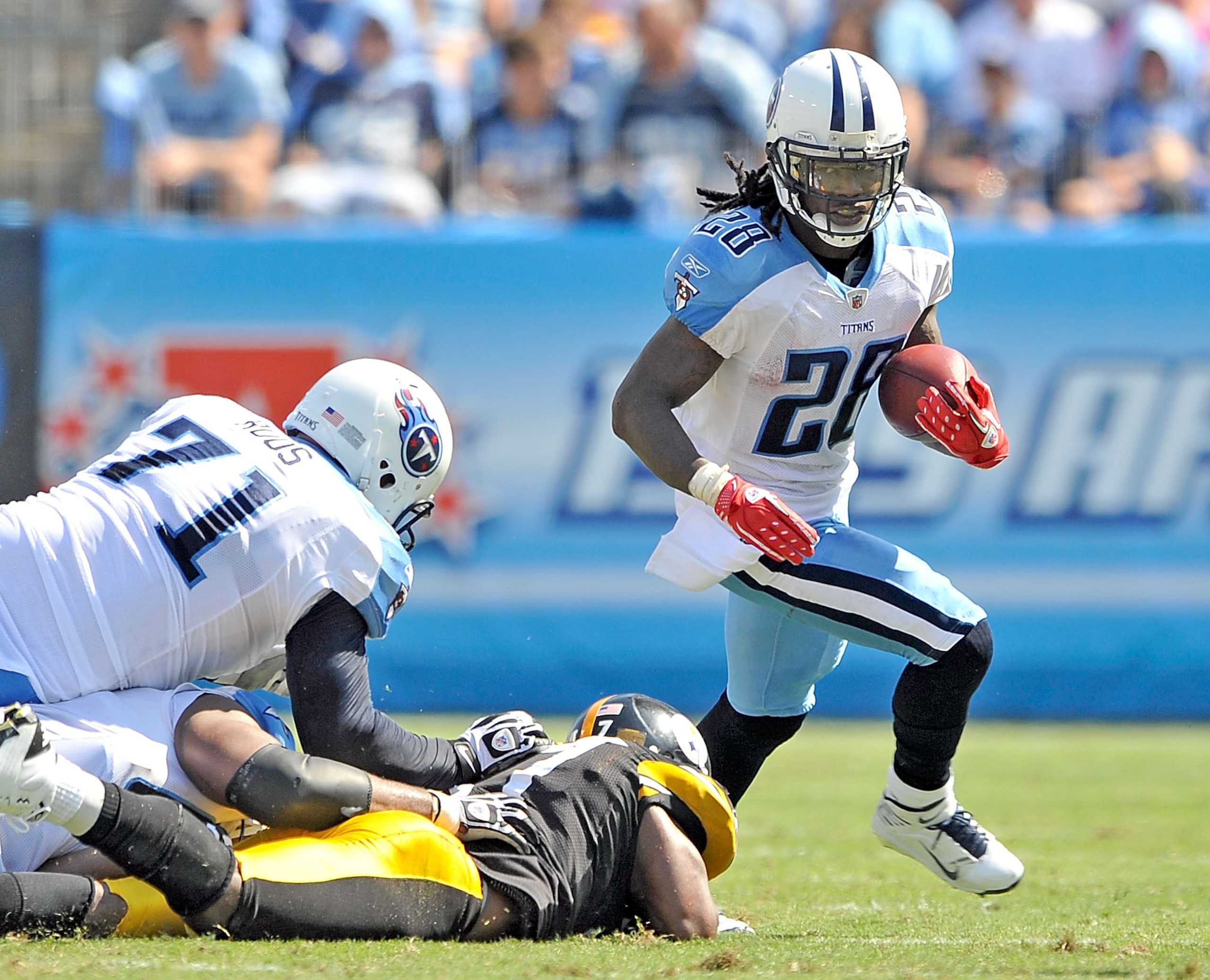 NASHVILLE, TN - SEPTEMBER 19: Chris Johnson #28 of the Tennessee Titans runs against the Pittsburgh Steelers at LP Field on September 19, 2010 in Nashville, Tennessee. The Steelers won 19-11. (Photo by Grant Halverson/Getty Images) NASHVILLE, TN - SEPTEMBER 19: Chris Johnson #28 of the Tennessee Titans runs against the Pittsburgh Steelers at LP Field on September 19, 2010 in Nashville, Tennessee. The Steelers won 19-11. (Photo by Grant Halverson/Getty Images)