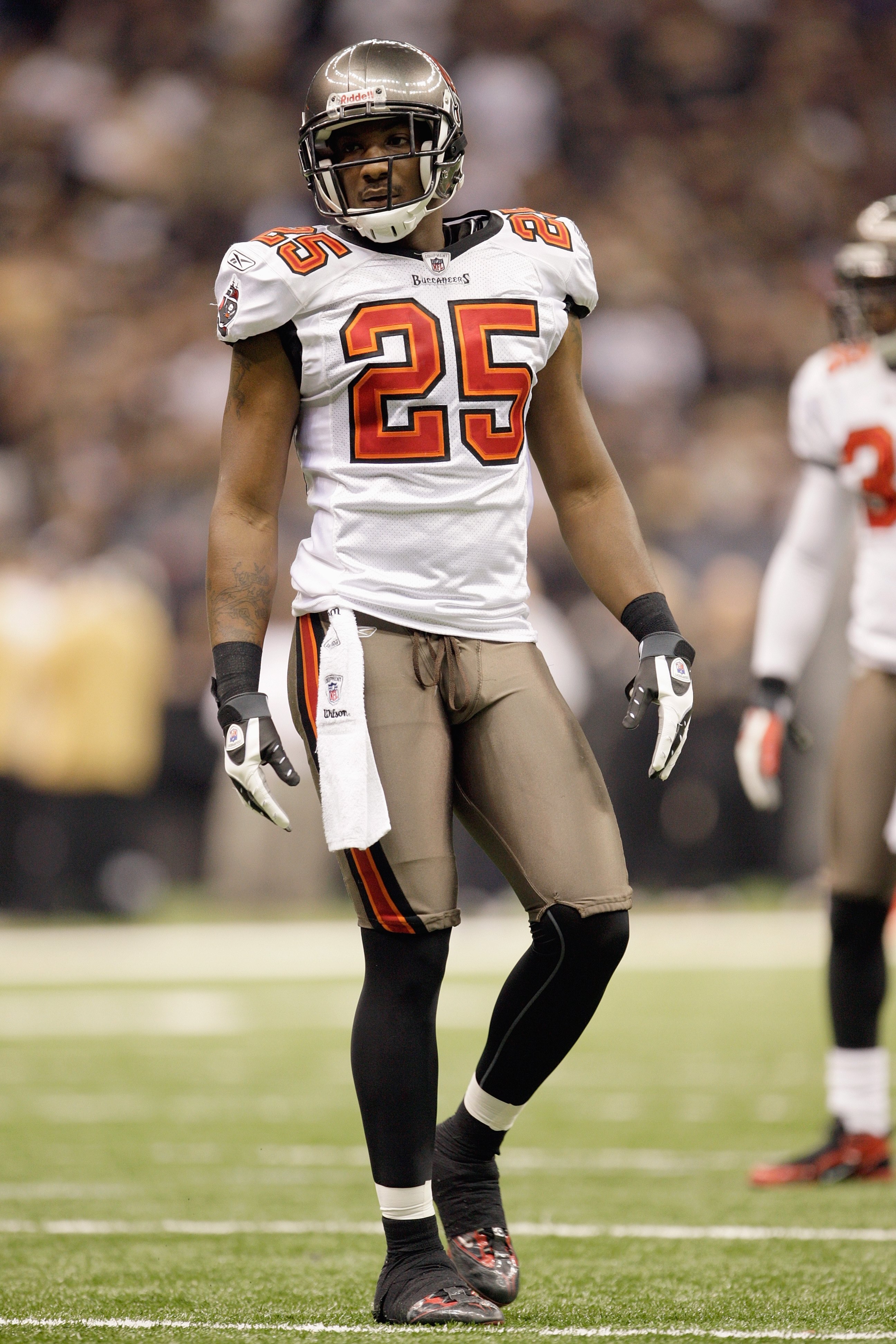 NEW ORLEANS - DECEMBER 27: Aqib Talib #25 of the Tampa Bay Buccaneers moves on the field during the game against the New Orleans Saints at the Louisiana Superdome on December 27, 2009 in New Orleans, Louisiana. (Photo by Jamie Squire/Getty Images)