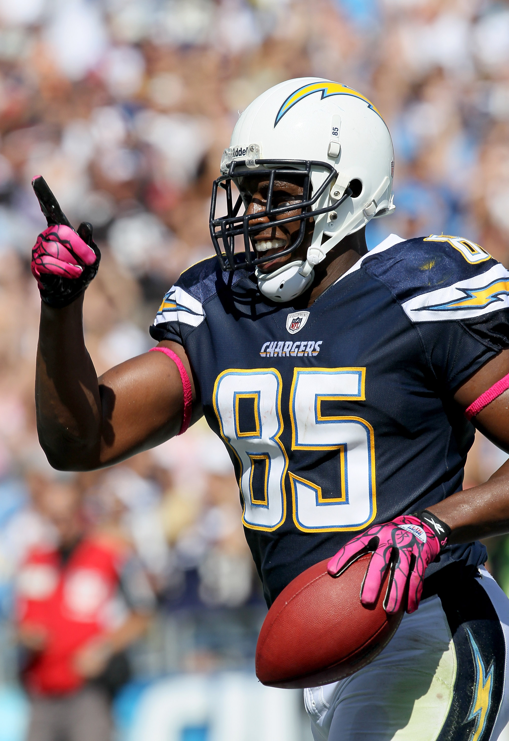 Chargers to honor former Kent State standout Antonio Gates