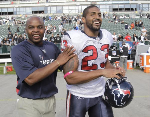 THE TEXANS SCORE FIRST! 