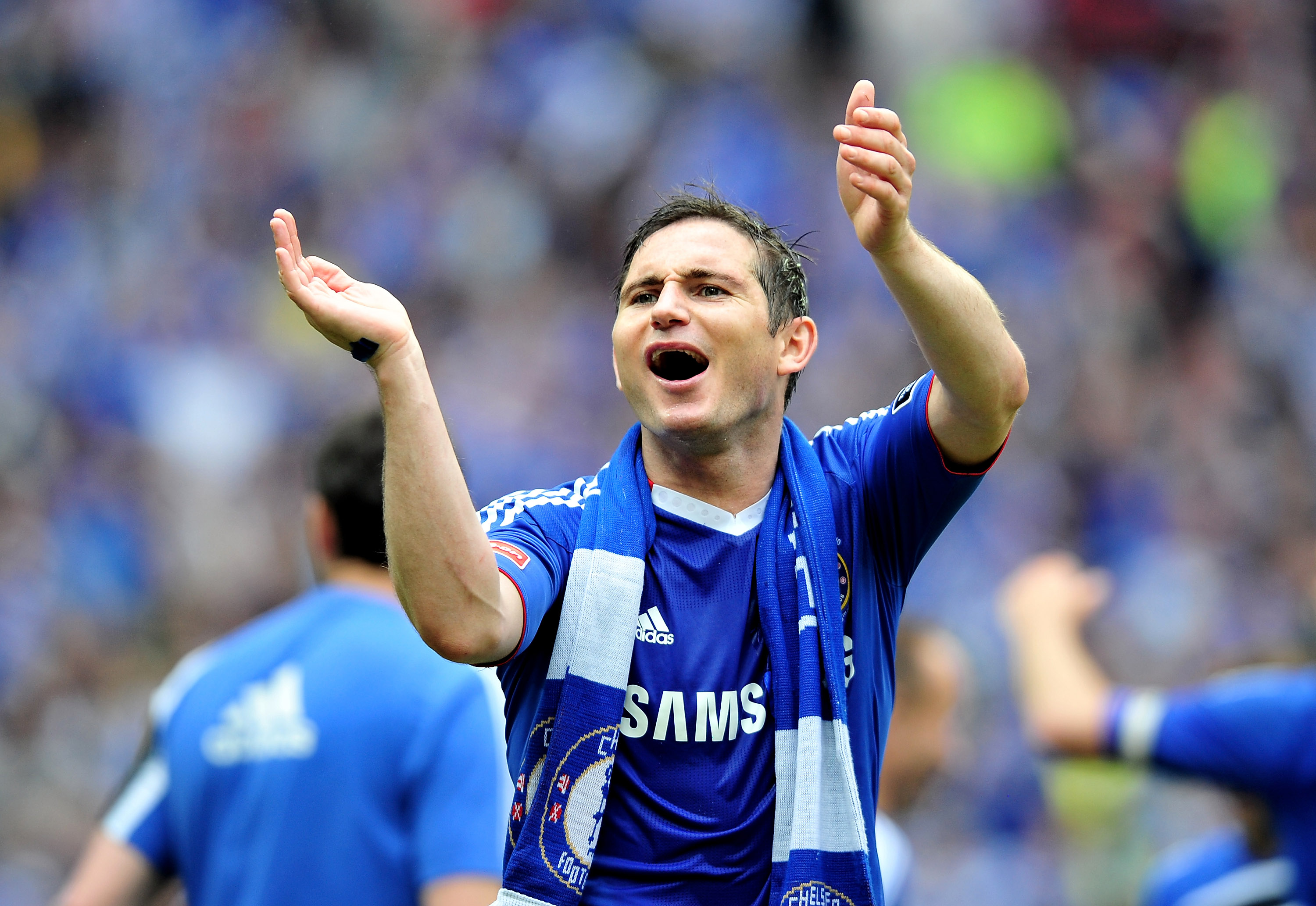 LONDON, ENGLAND - MAY 15:  Frank Lampard of Chelsea celebrates at the end of the FA Cup sponsored by E.ON Final match between Chelsea and Portsmouth at Wembley Stadium on May 15, 2010 in London, England. (Photo by Clive Mason/Getty Images)