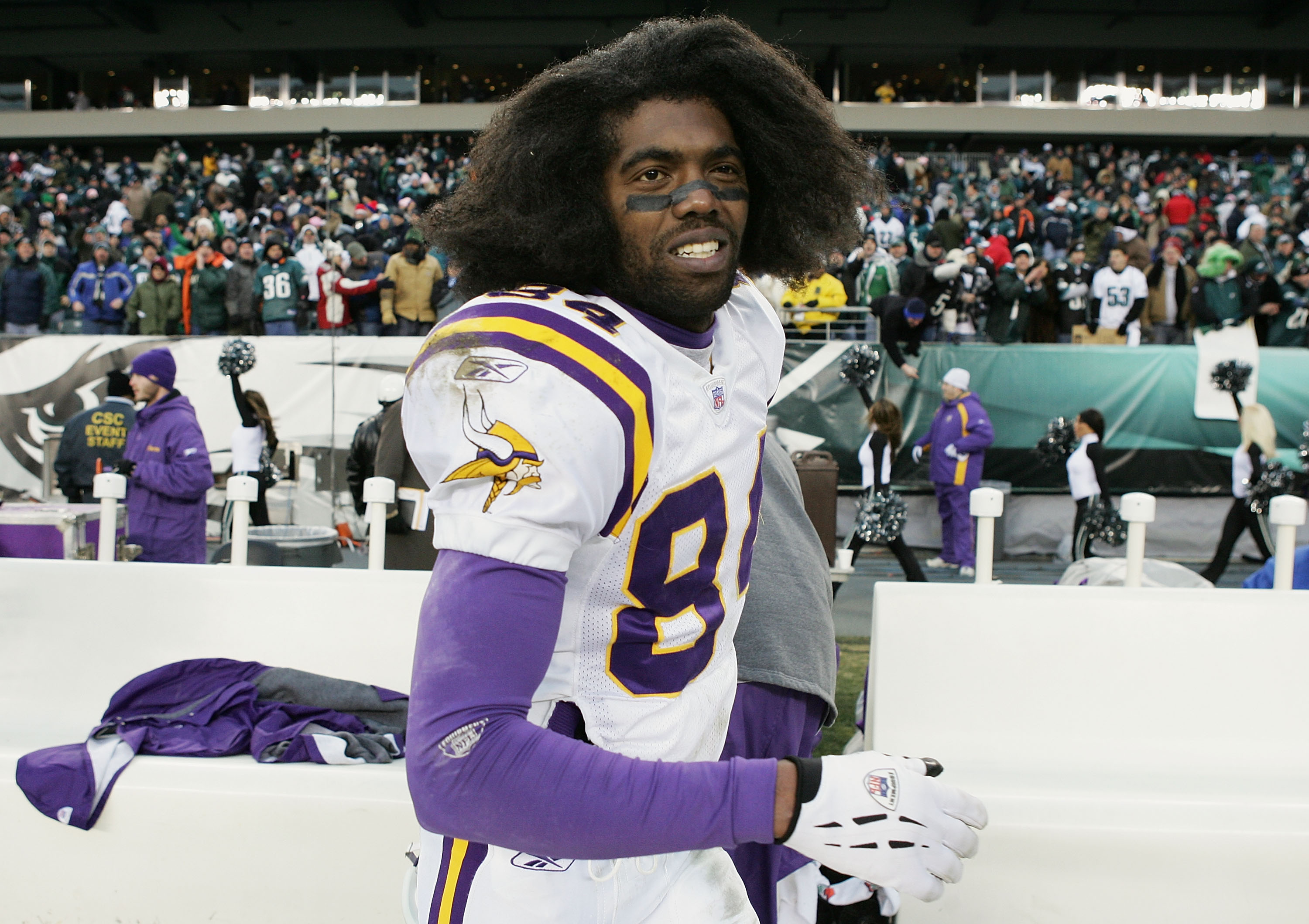 Randy Moss trade to Vikings complete; could face Jets this week 