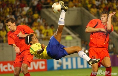 30 Perfectly Timed Sports Photos You Have to See to Believe – New