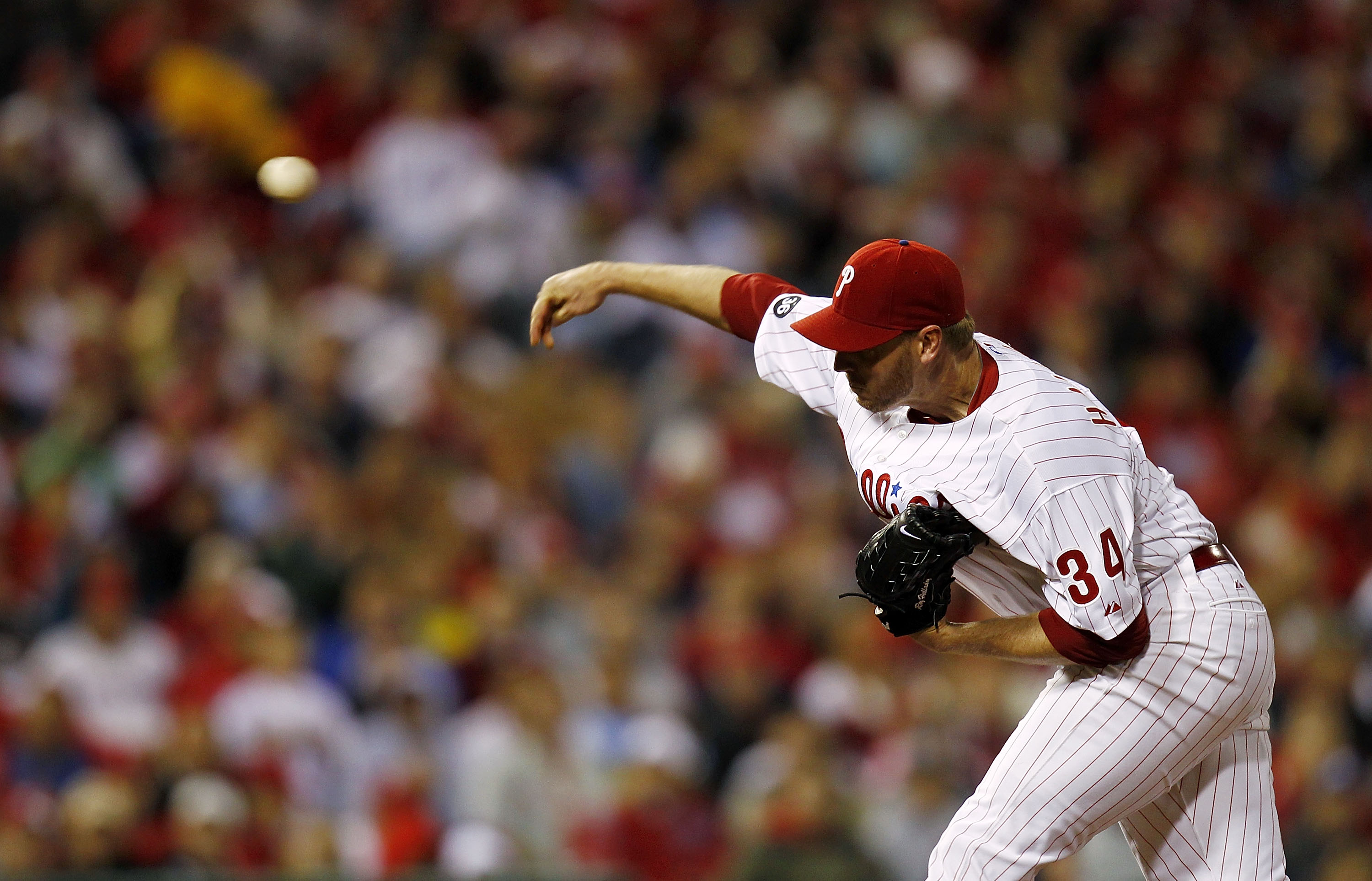 Roy Halladay tosses one-hit, complete game shutout against Yankees