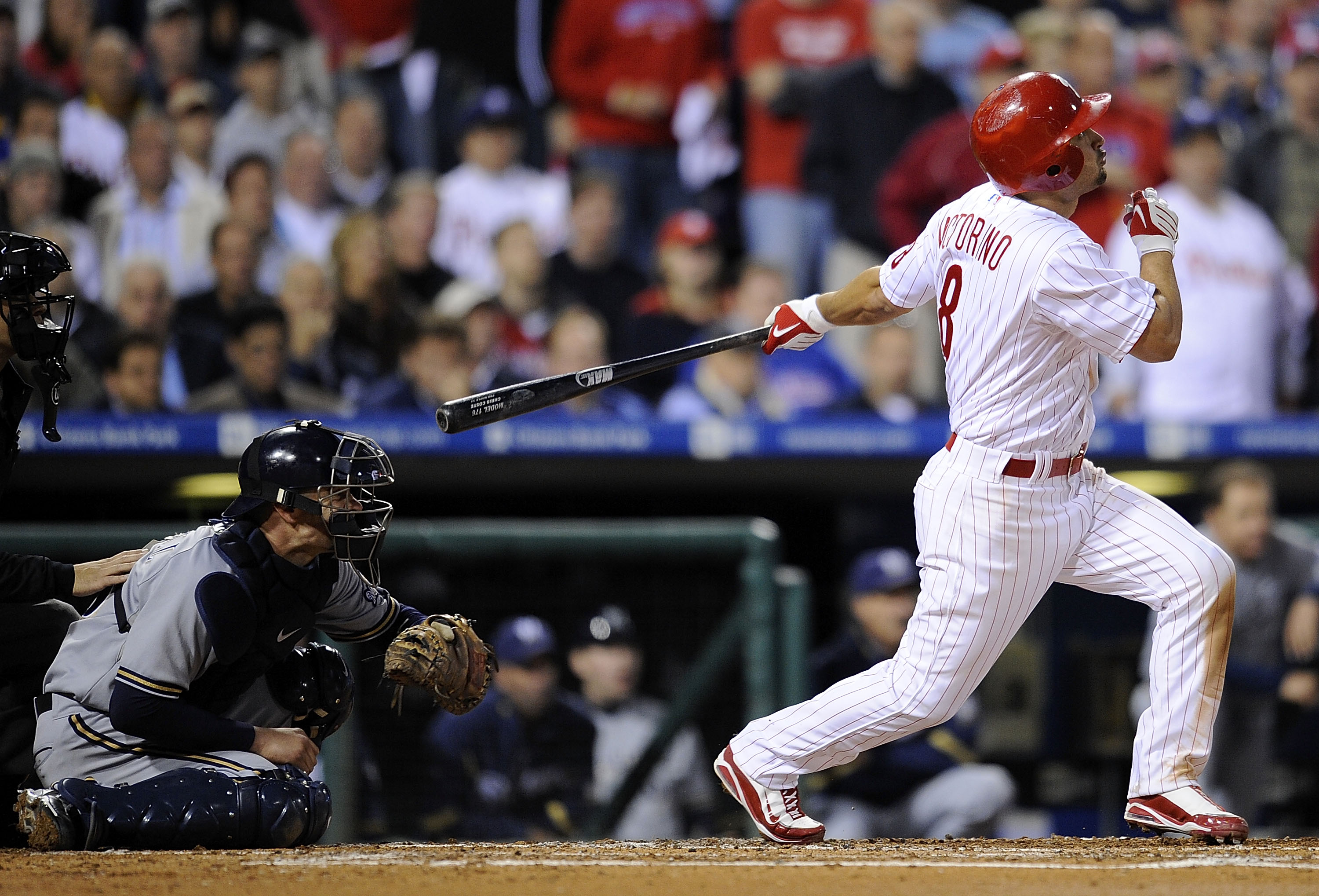 Victorino's grand slam sparks Phillies' rally over Marlins