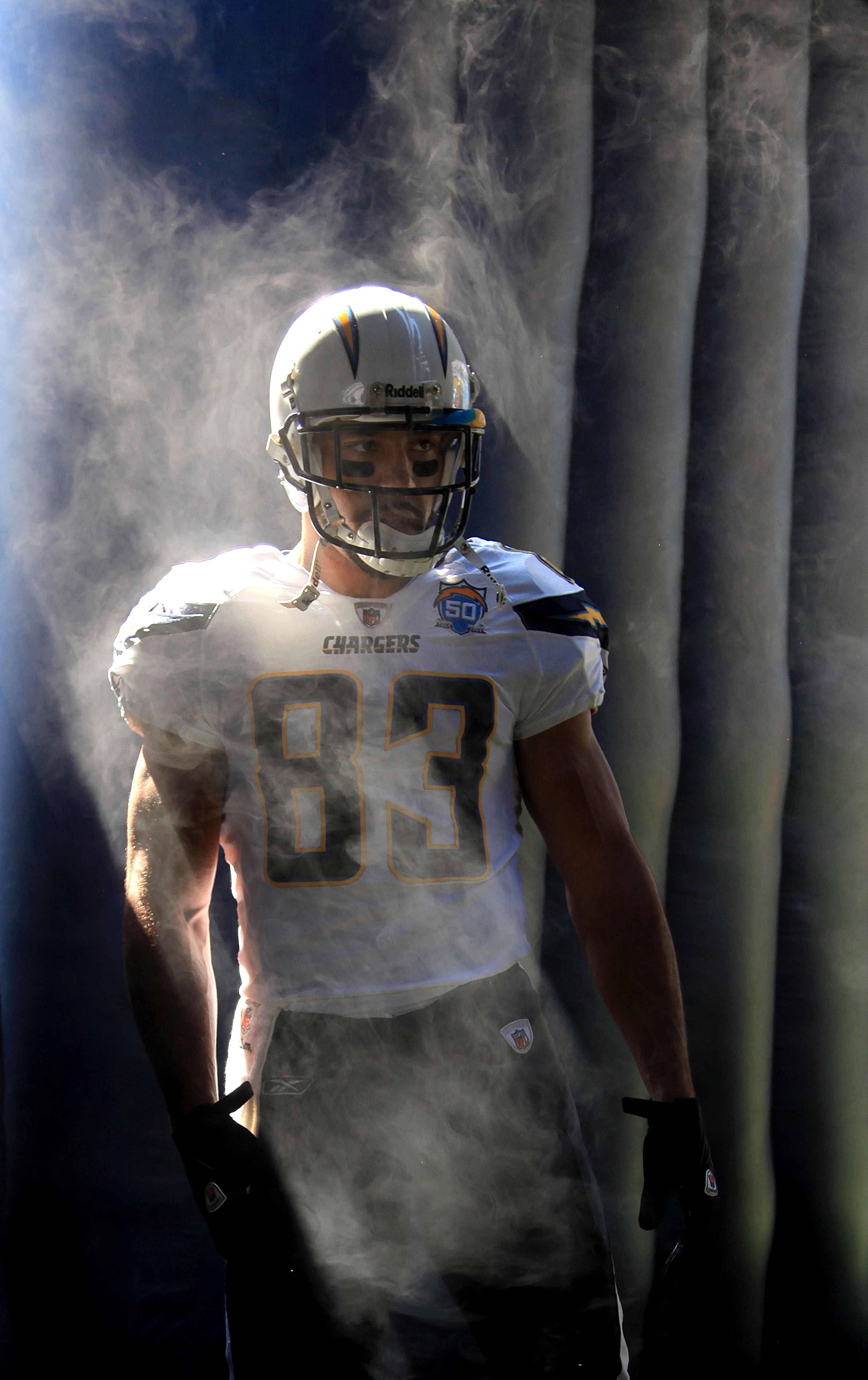 Patriots, Chargers discussing Vincent Jackson, Logan Mankins deal 