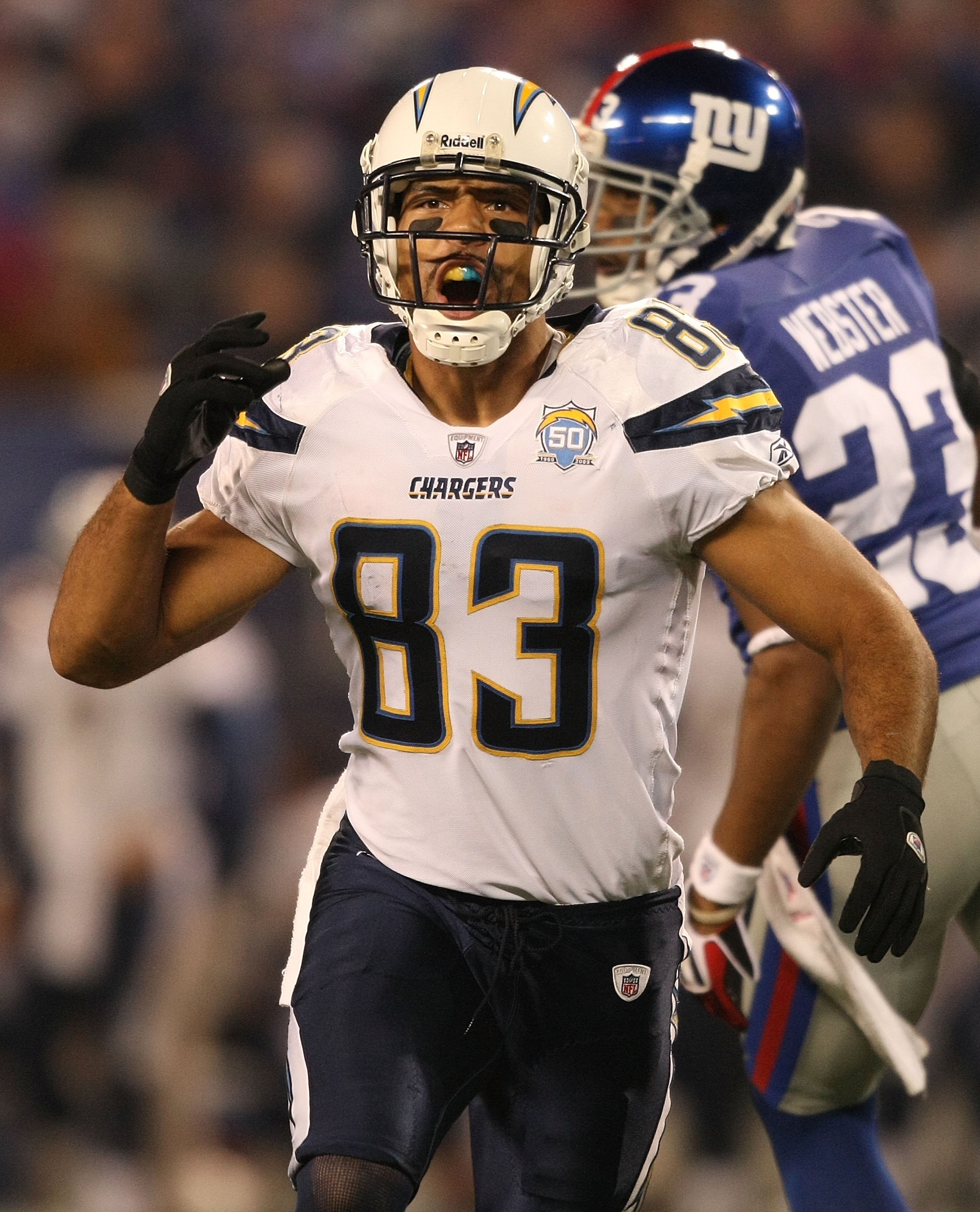 Patriots, Chargers discussing Vincent Jackson, Logan Mankins deal 