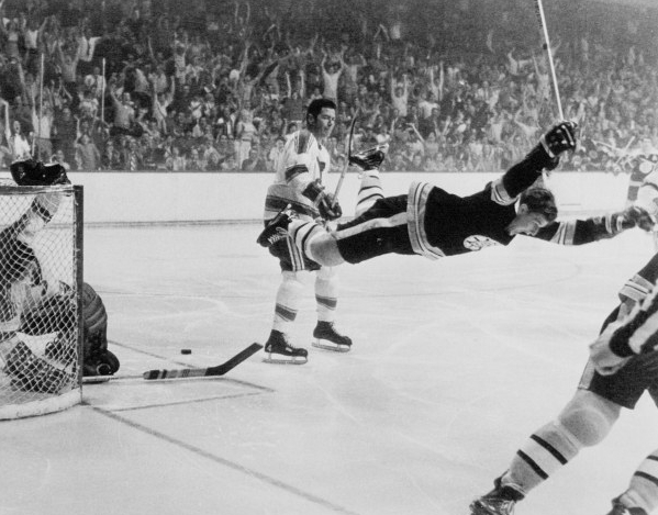 Bobby Orr pegs Gordie Howe No. 1 all-time - calls game today 'dangerous' -  The Hockey News