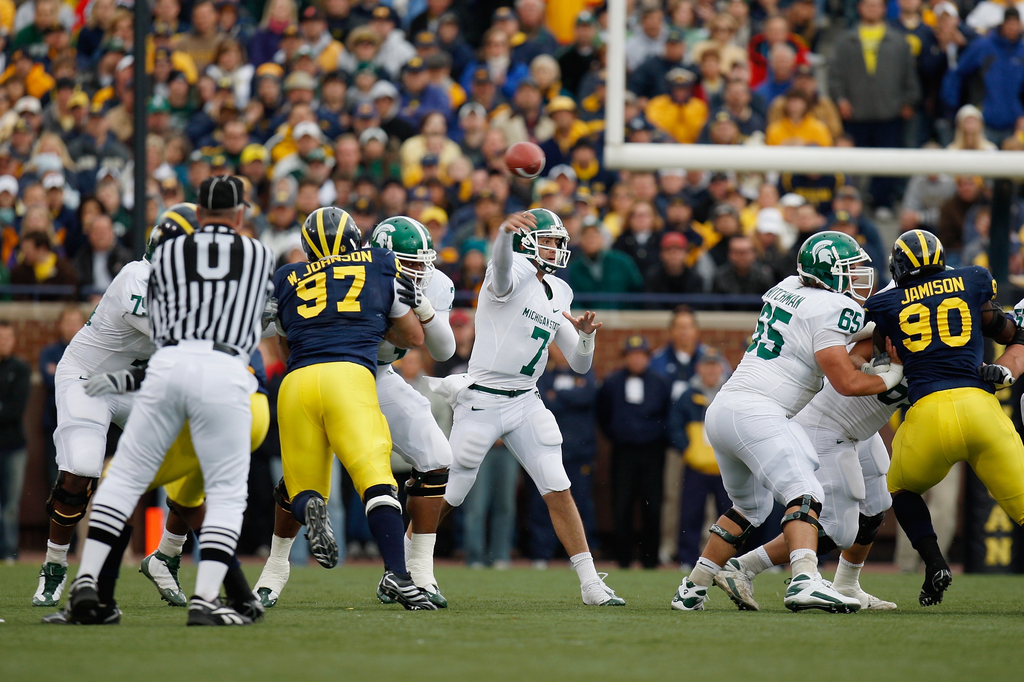 Michigan Linebacker (8) Jonas Mouton during a time-out at the