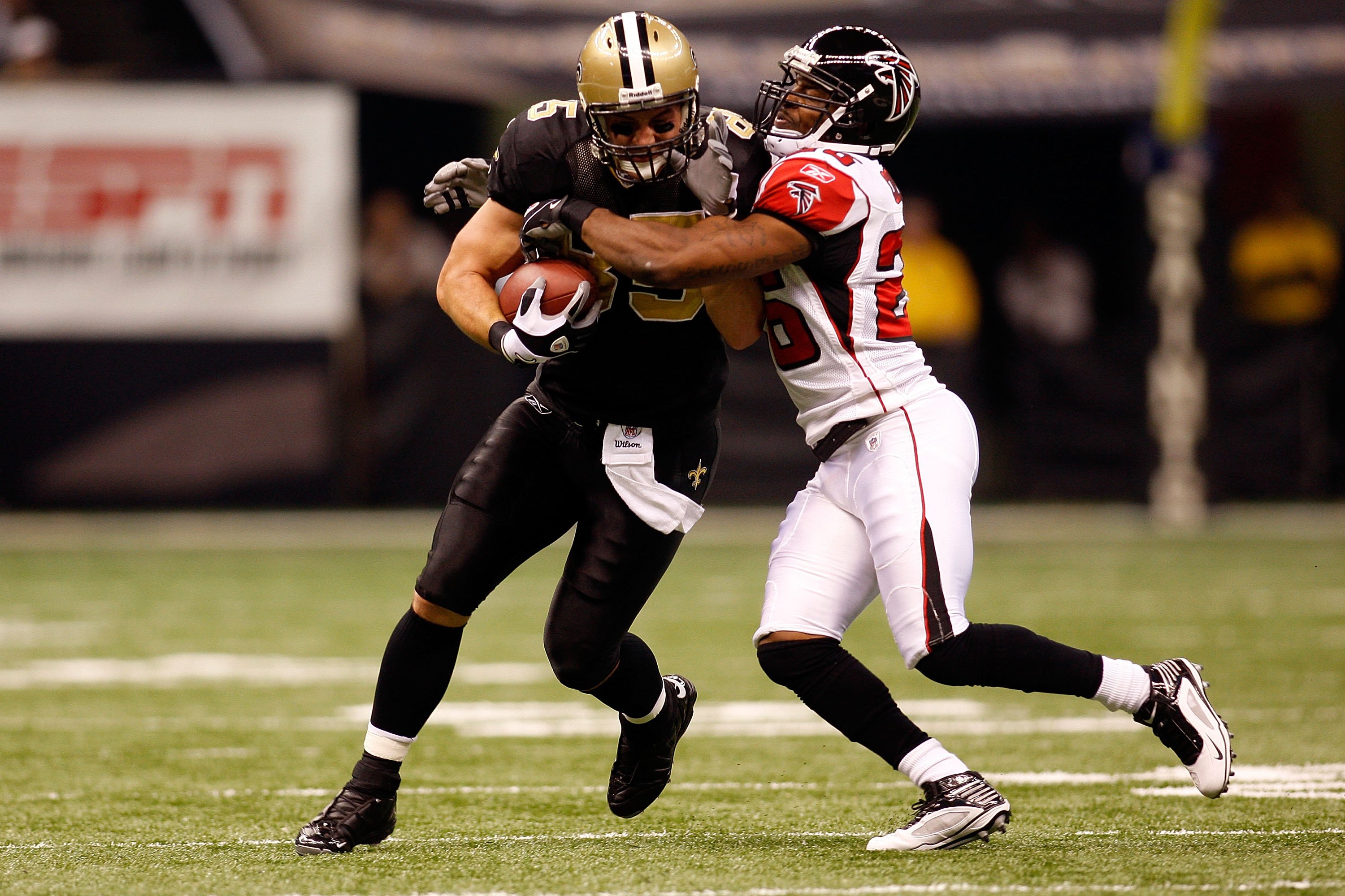 New Orleans Saints fullback Mike Karney with a carry in the 2007