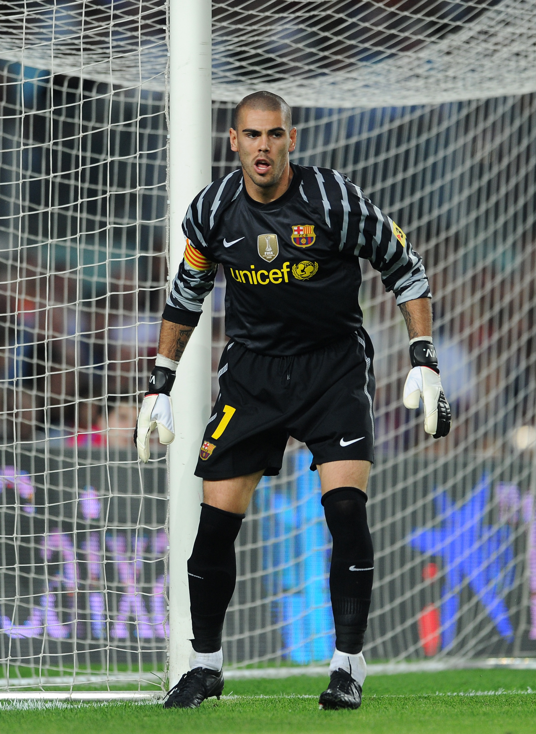 BARCELONA, SPAIN - OCTOBER 03:  Goalkeeper Victor Valdes of Barcelona follows the game during the La Liga match between Barcelona and Mallorca at the Camp Nou stadium on October 3, 2010 in Barcelona, Spain. The match ended in a 1-1 draw.  (Photo by Jasper