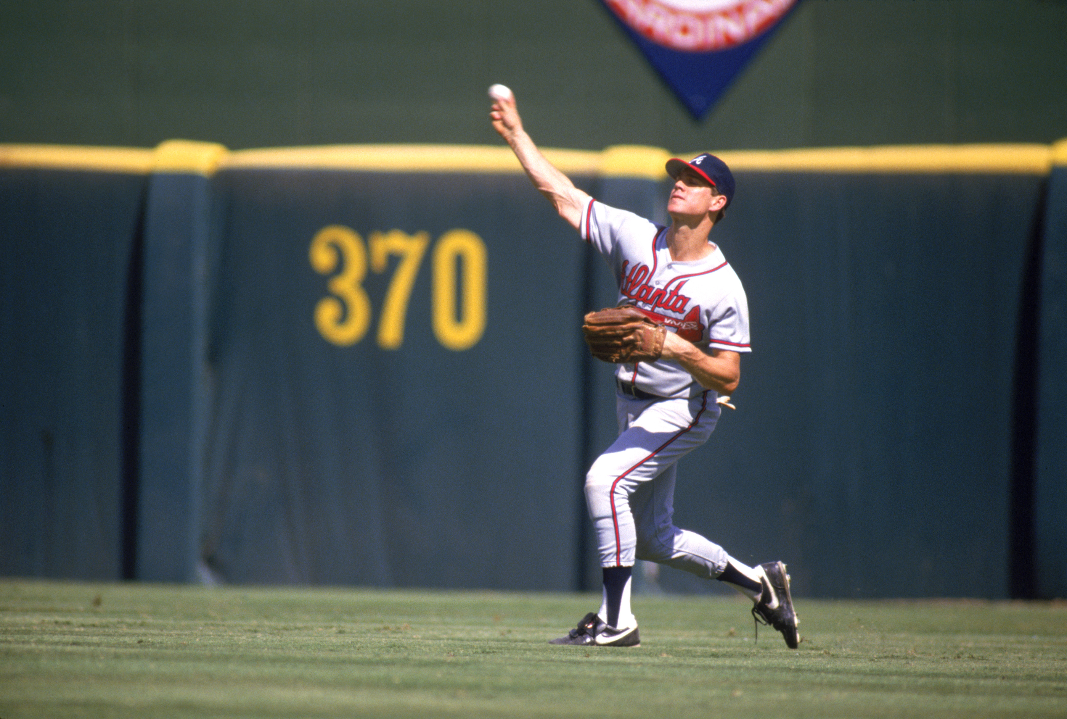 Dale Murphy makes the throw from right field.  Just pretend it's center.
