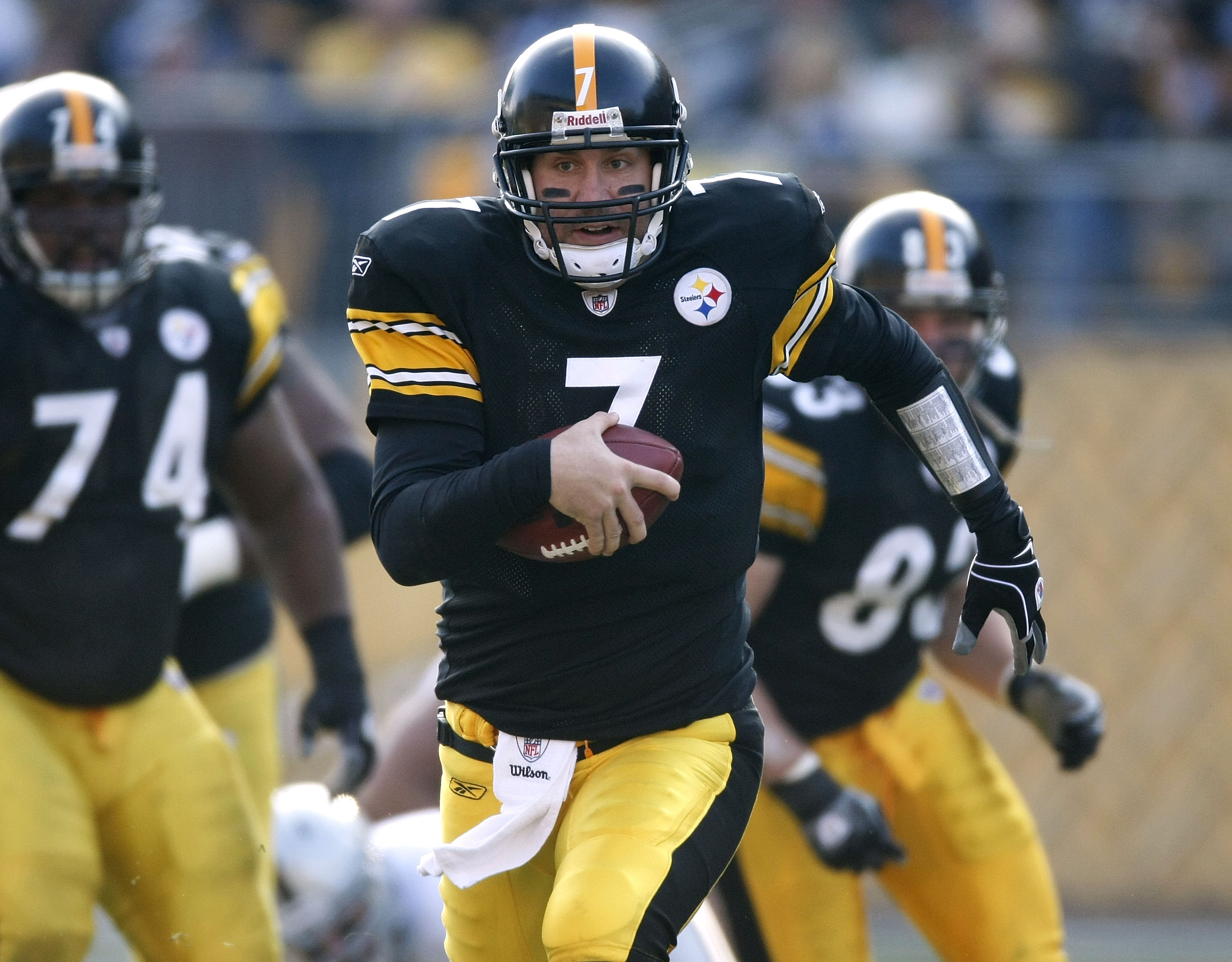 Ben Roethlisberger and Pittsburgh Steelers to play Gotham football team in  latest Batman film