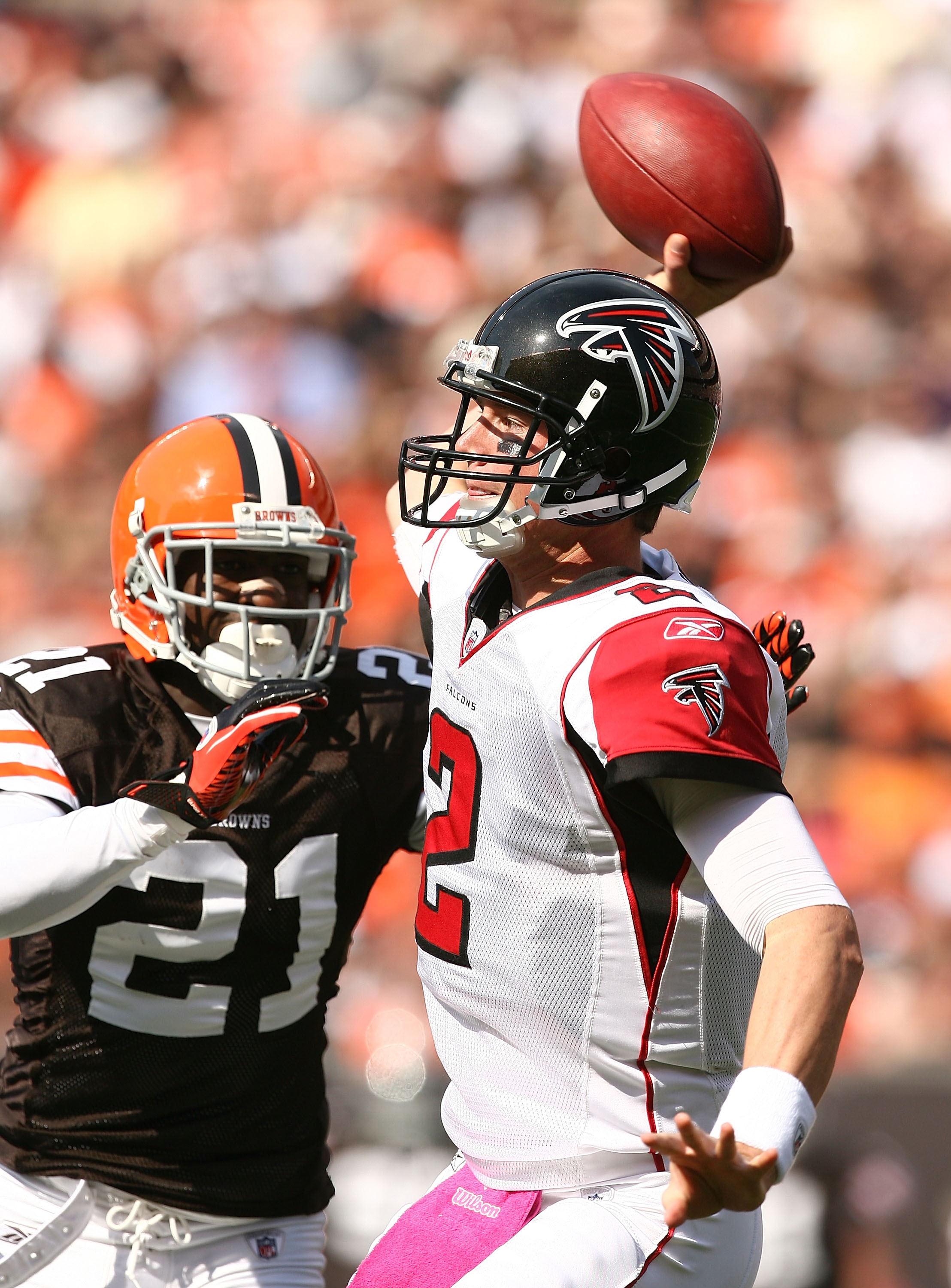 Browns again hurt themselves in loss to Falcons 