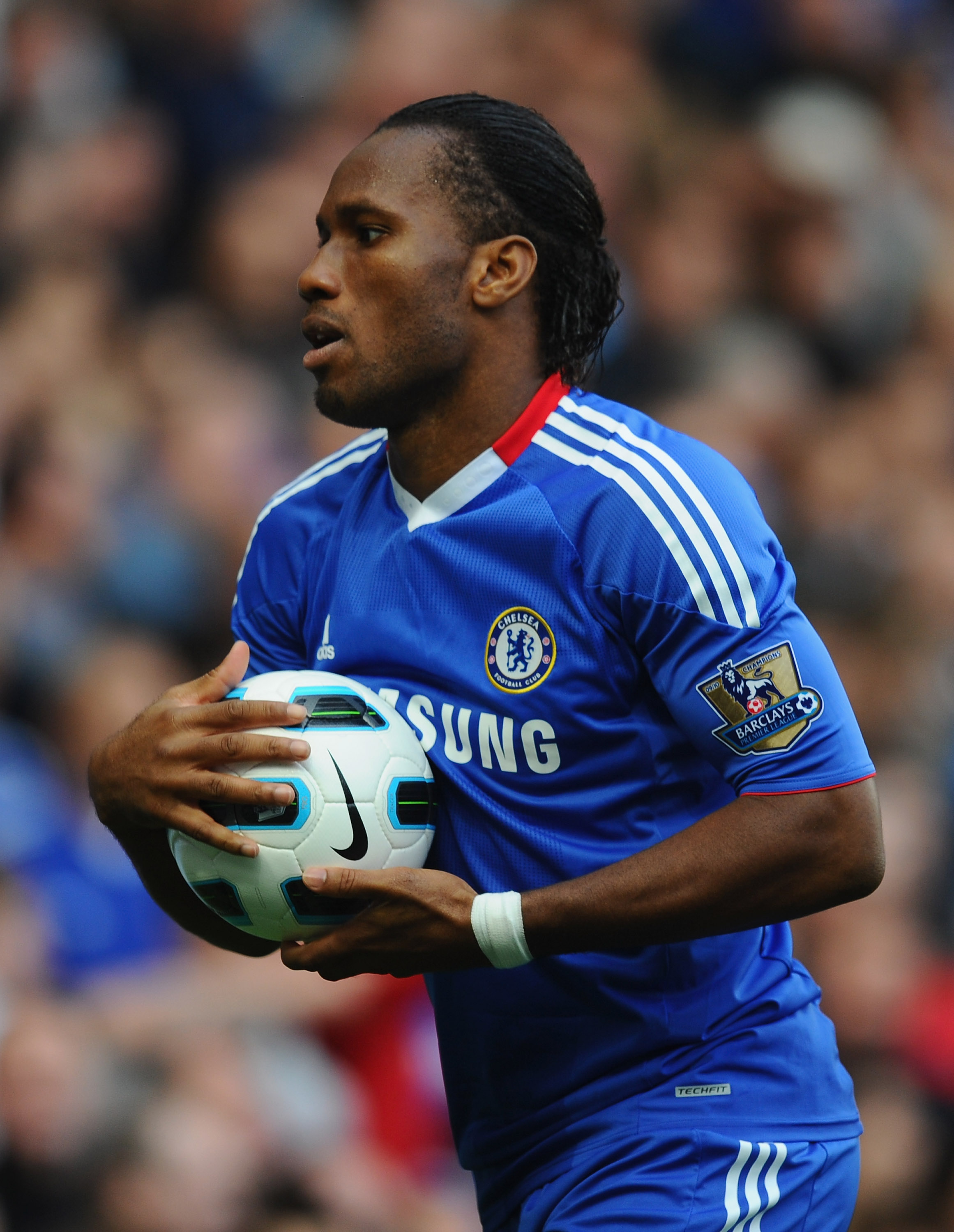 LONDON, ENGLAND - OCTOBER 03:  Didier Drogba of Chelsea in action during the Barclays Premier League match between Chelsea and Arsenal at Stamford Bridge on October 3, 2010 in London, England.  (Photo by Mike Hewitt/Getty Images)
