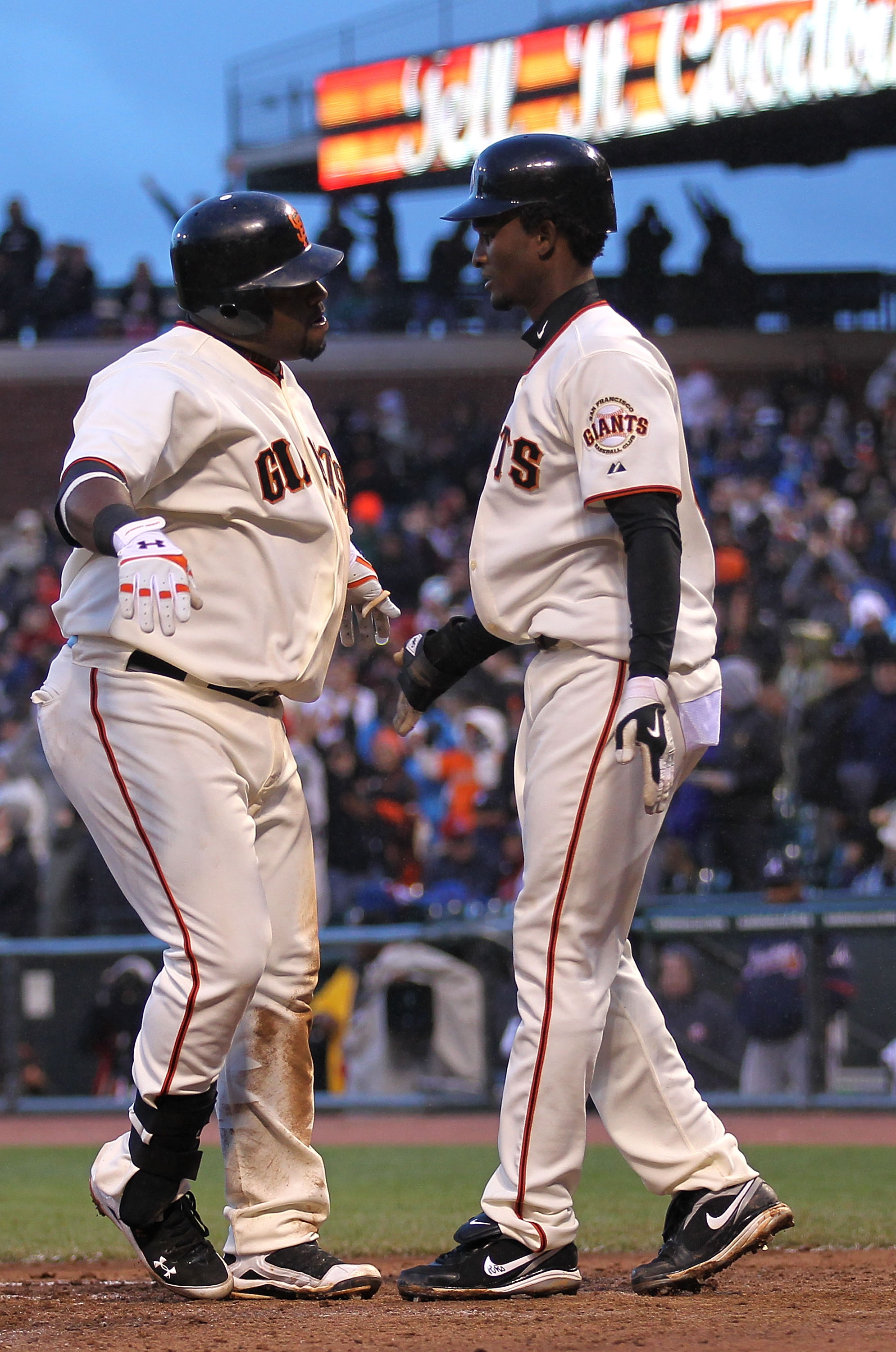 Philadelphia Phillies top Atlanta Braves on Raul Ibanez's 11th home run of  the season 