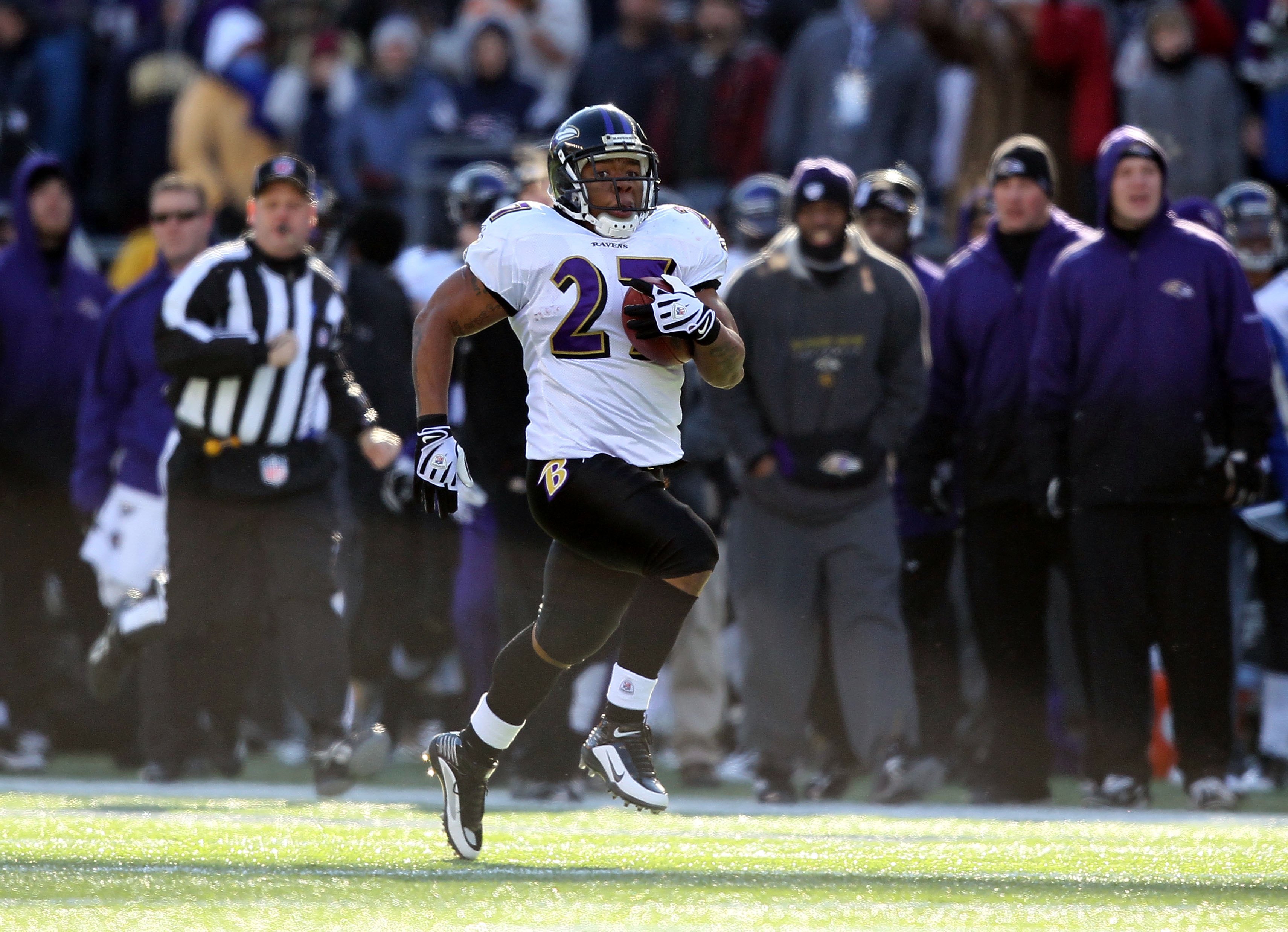 Patriots defeat Ravens at a wet Gillette Stadium